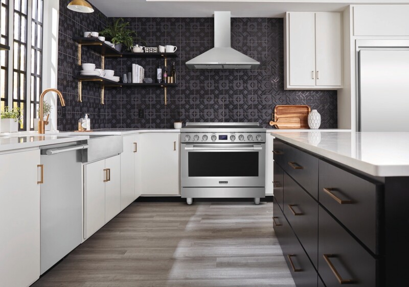 36" Front Control Freestanding Gas Range view 3