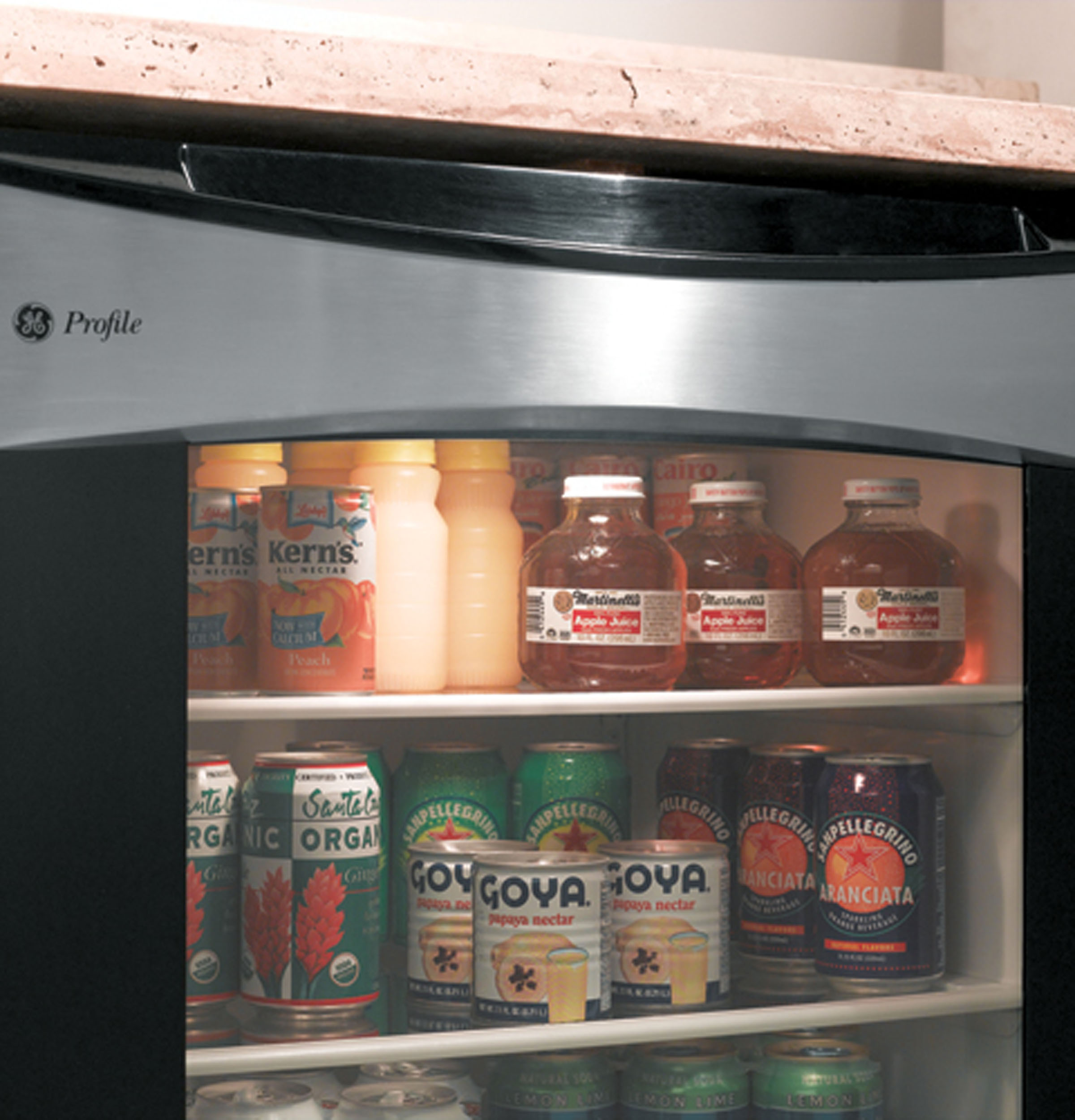 Series Beverage Center PCR06BATSS