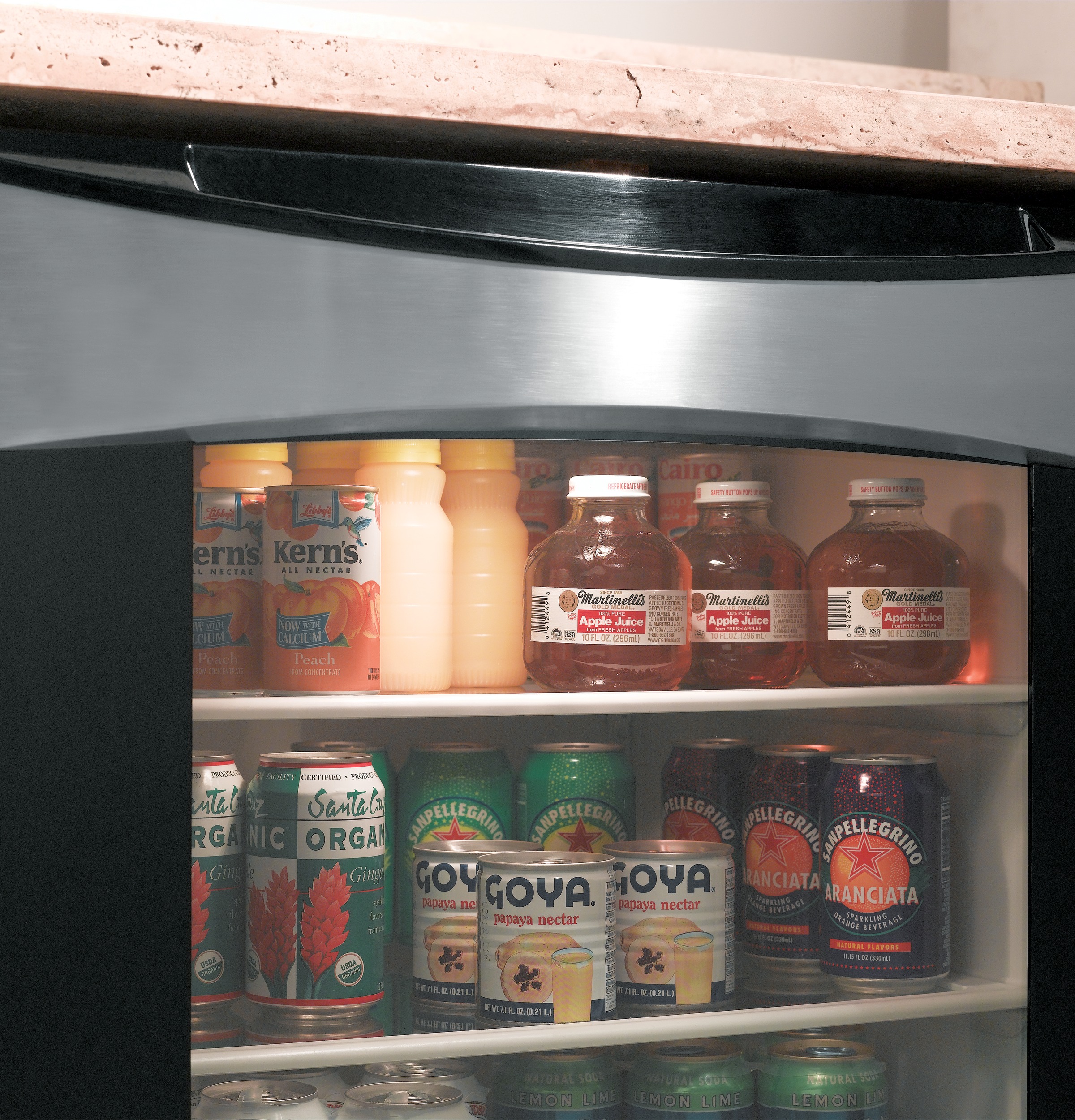 Series Beverage Center PCR06BATSS