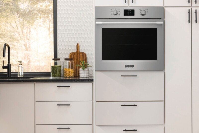 30" Single Wall Oven with No Preheat + Air Fry view 3