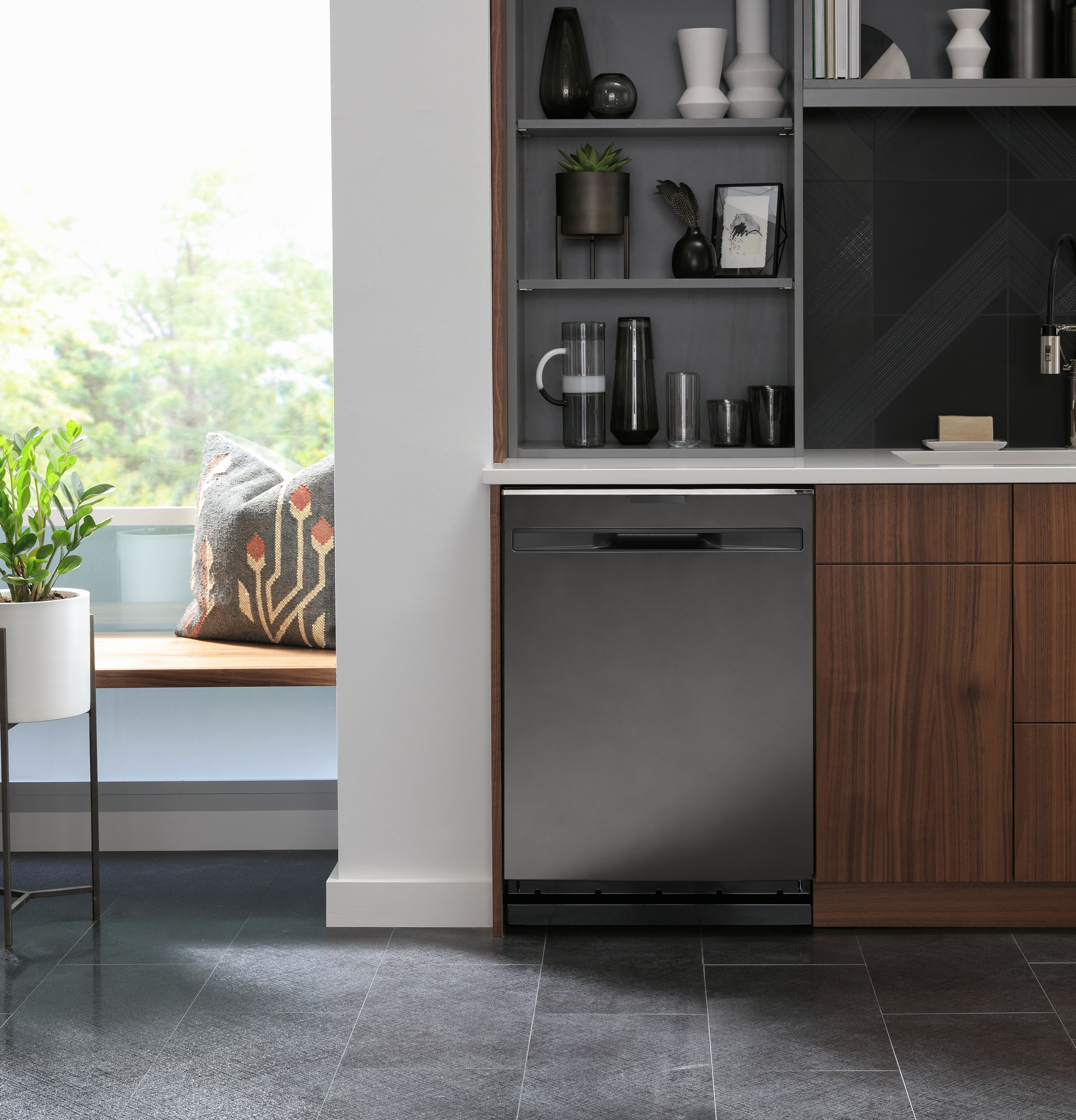Top Control with Stainless Steel Interior Dishwasher with Sanitize Cycle & Dry Boost with Fan Assist PDP715SBNTS