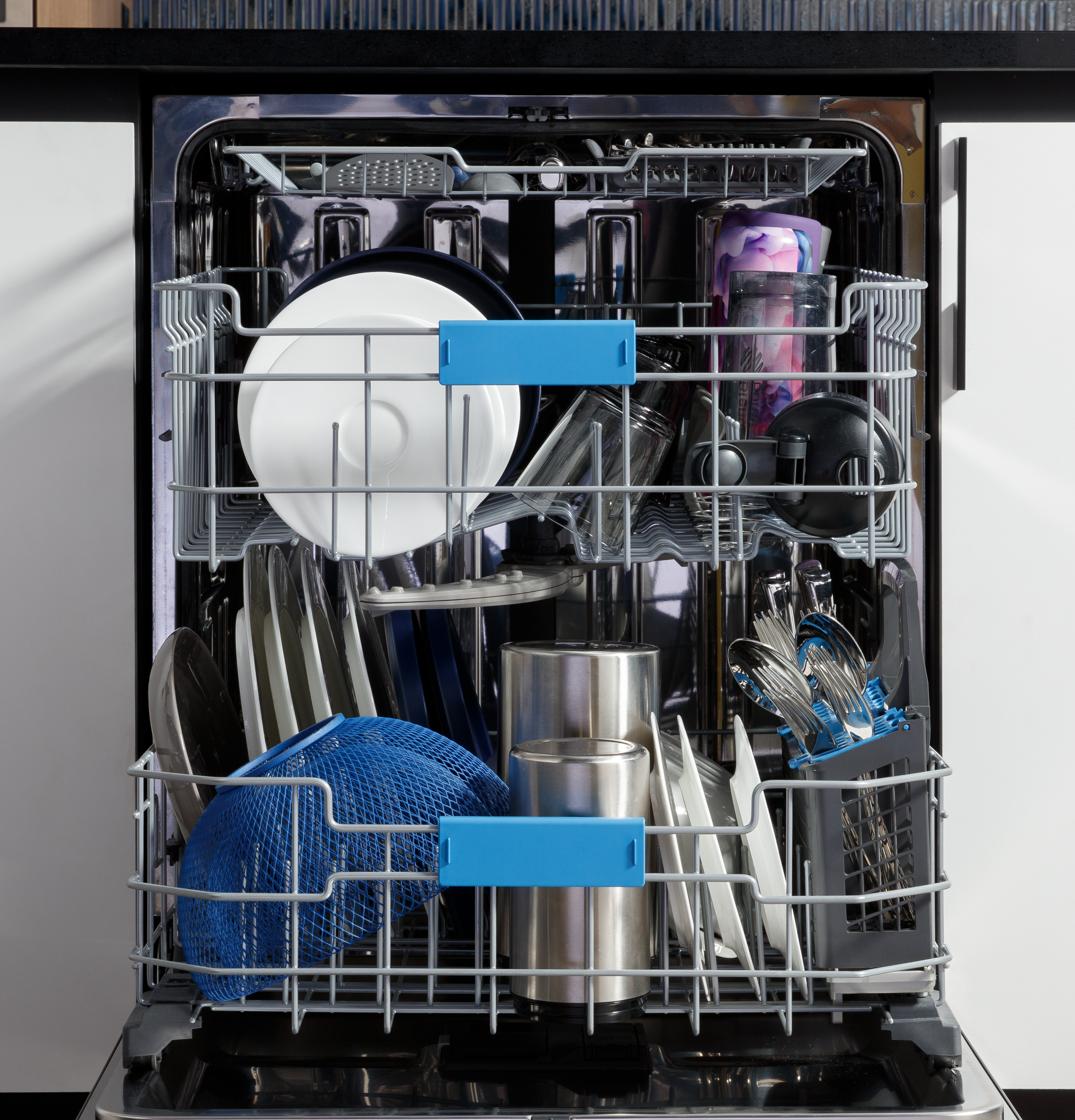 Fingerprint Resistant Top Control Stainless Interior Dishwasher with Microban Antimicrobial Technology view 11