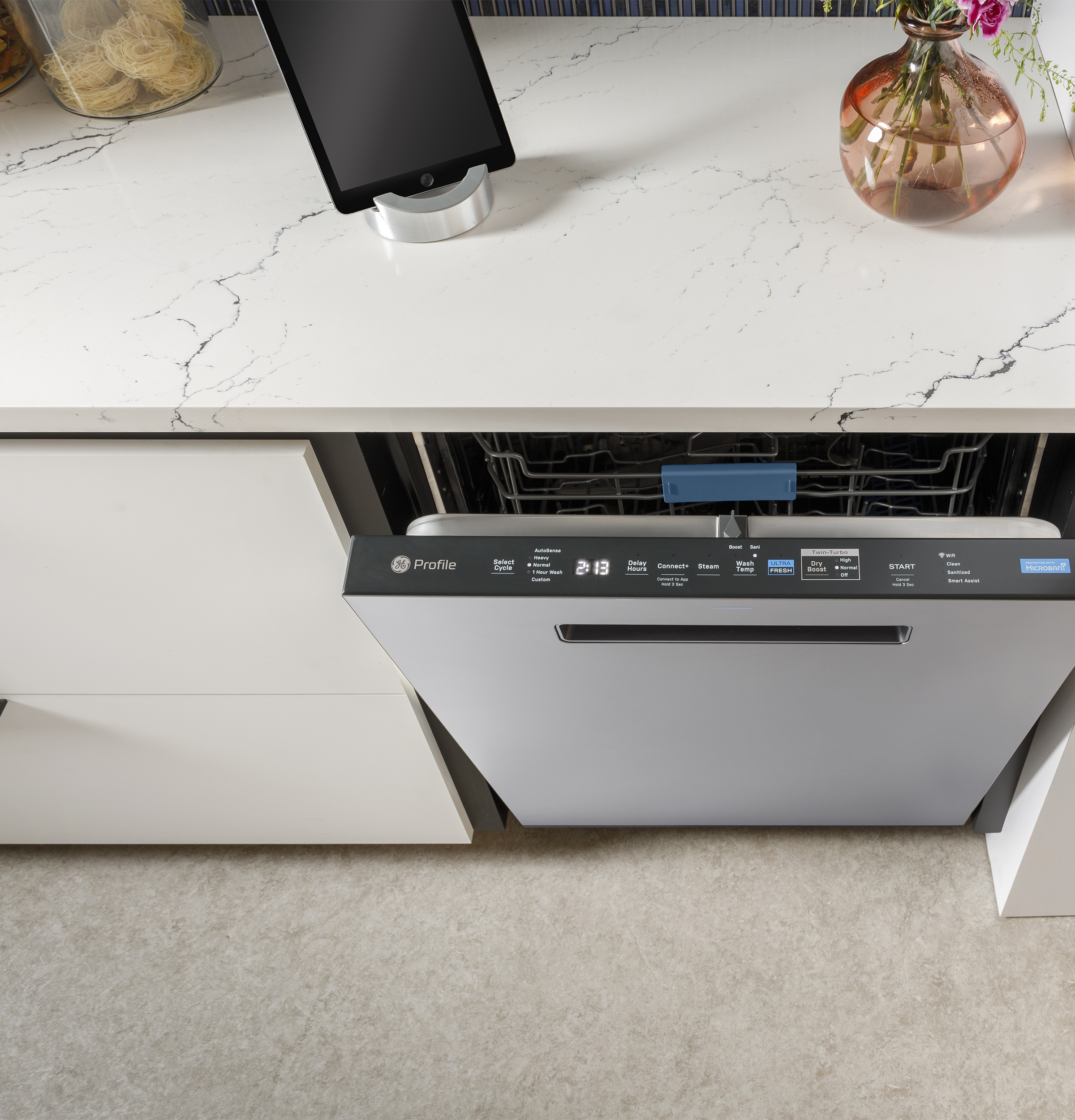 Smart UltraFresh System Dishwasher with Microban Antimicrobial Technology with Deep Clean Washing 3rd Rack, 39 dBA view 28