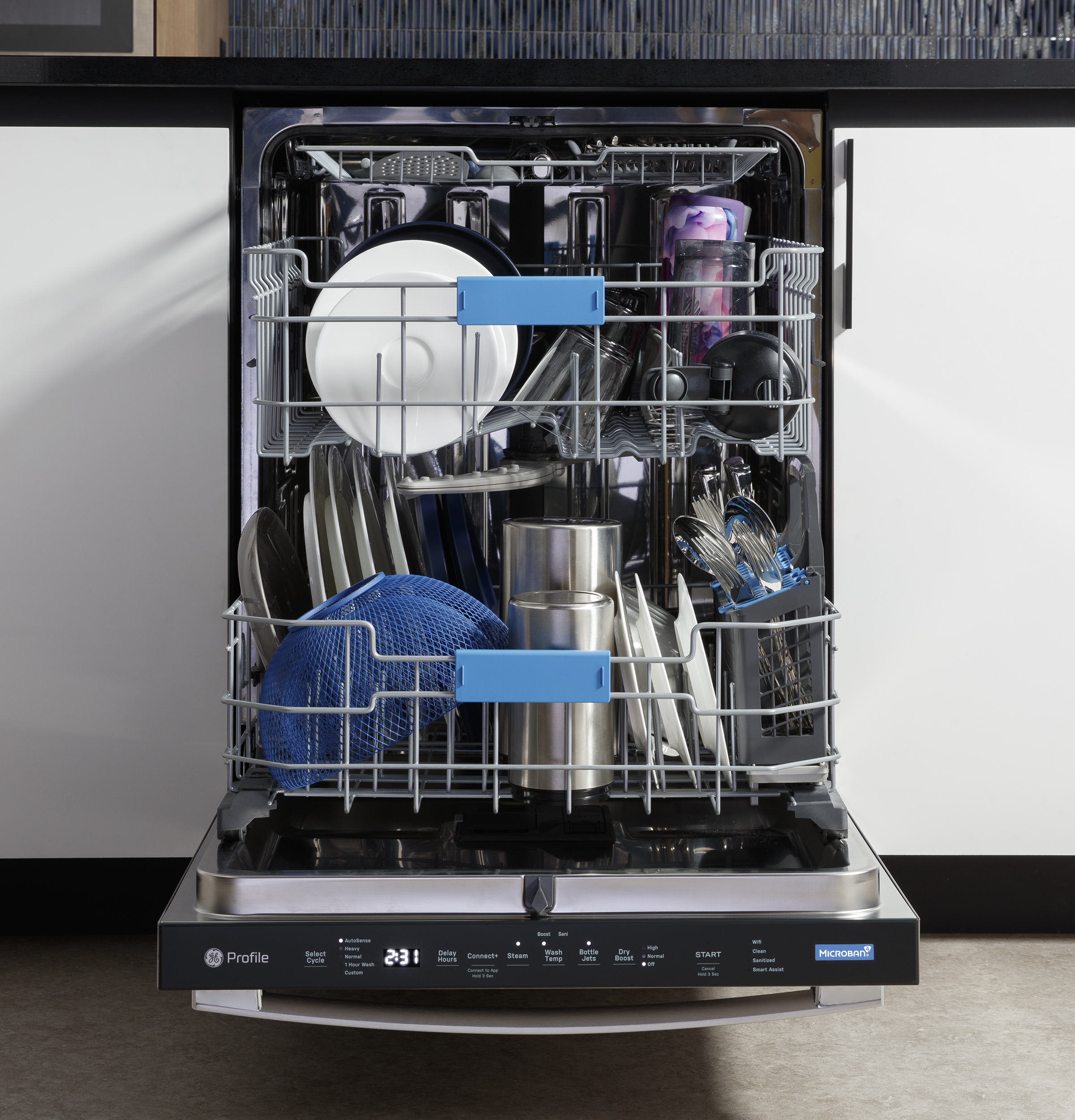 Fingerprint Resistant Top Control Stainless Interior Dishwasher with Microban Antimicrobial Technology view 27