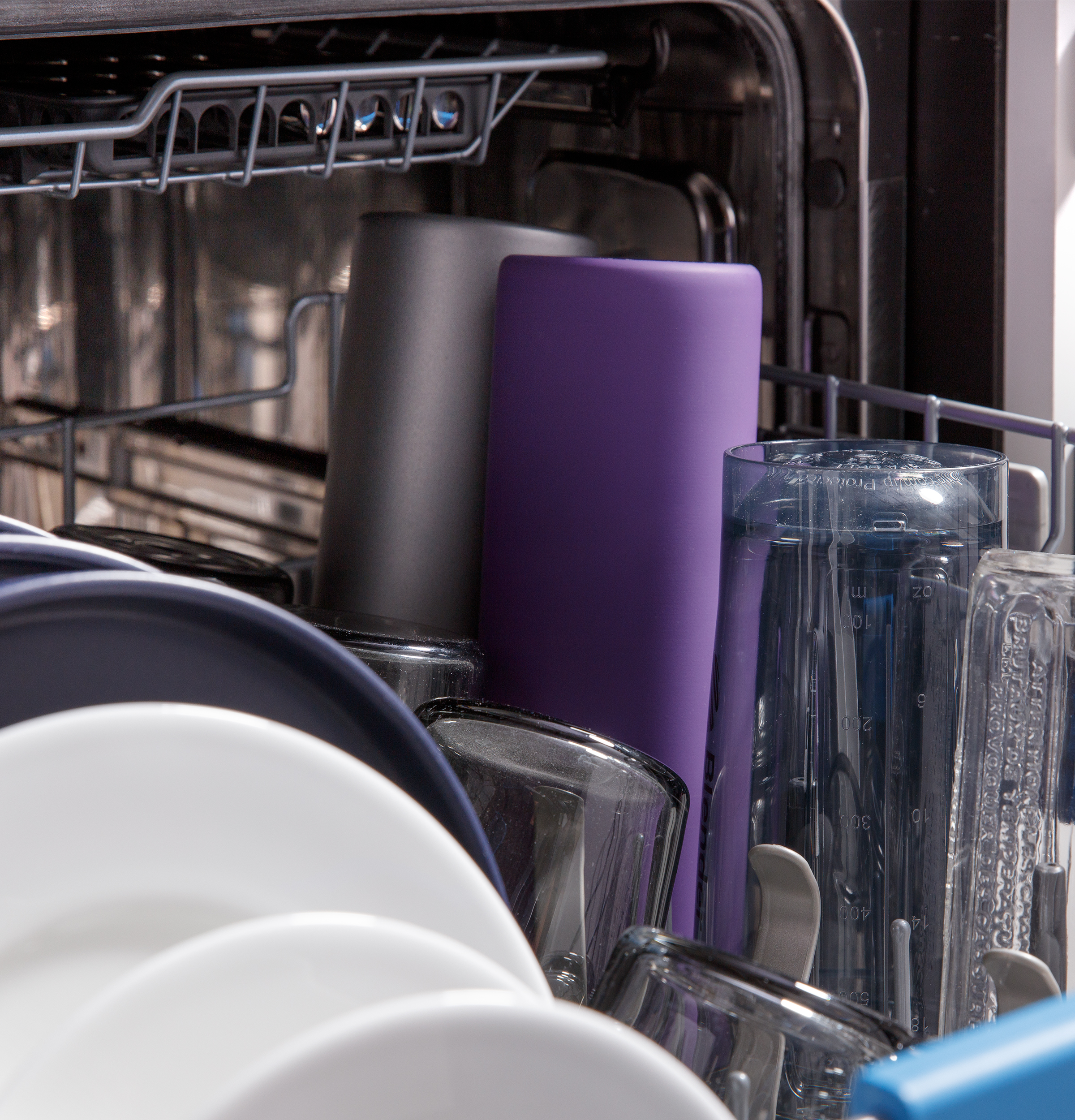 Fingerprint Resistant Top Control Stainless Interior Dishwasher with Microban Antimicrobial Technology view 10