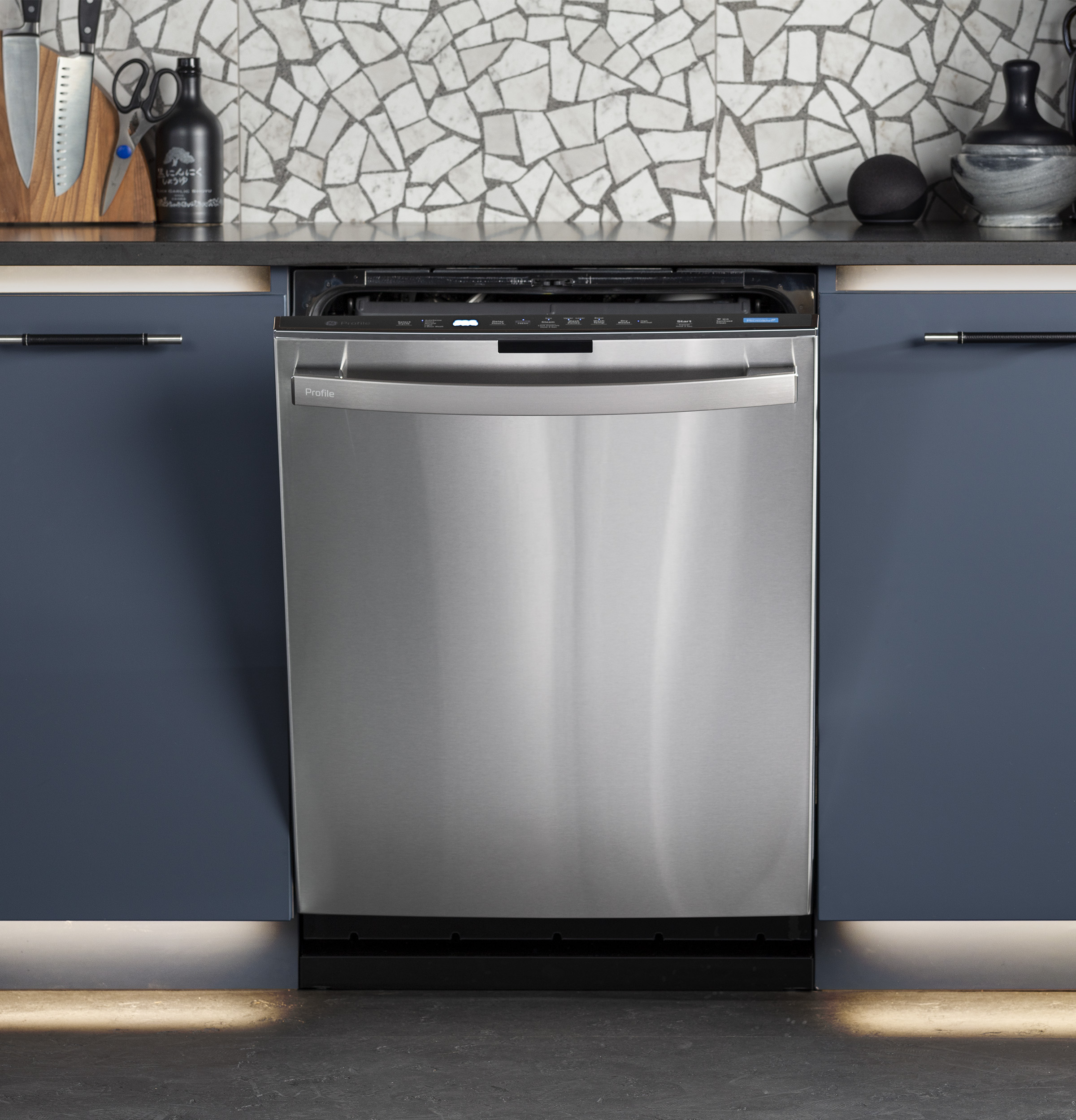UltraFresh System Dishwasher with Stainless Steel Interior PDT755SYRFS