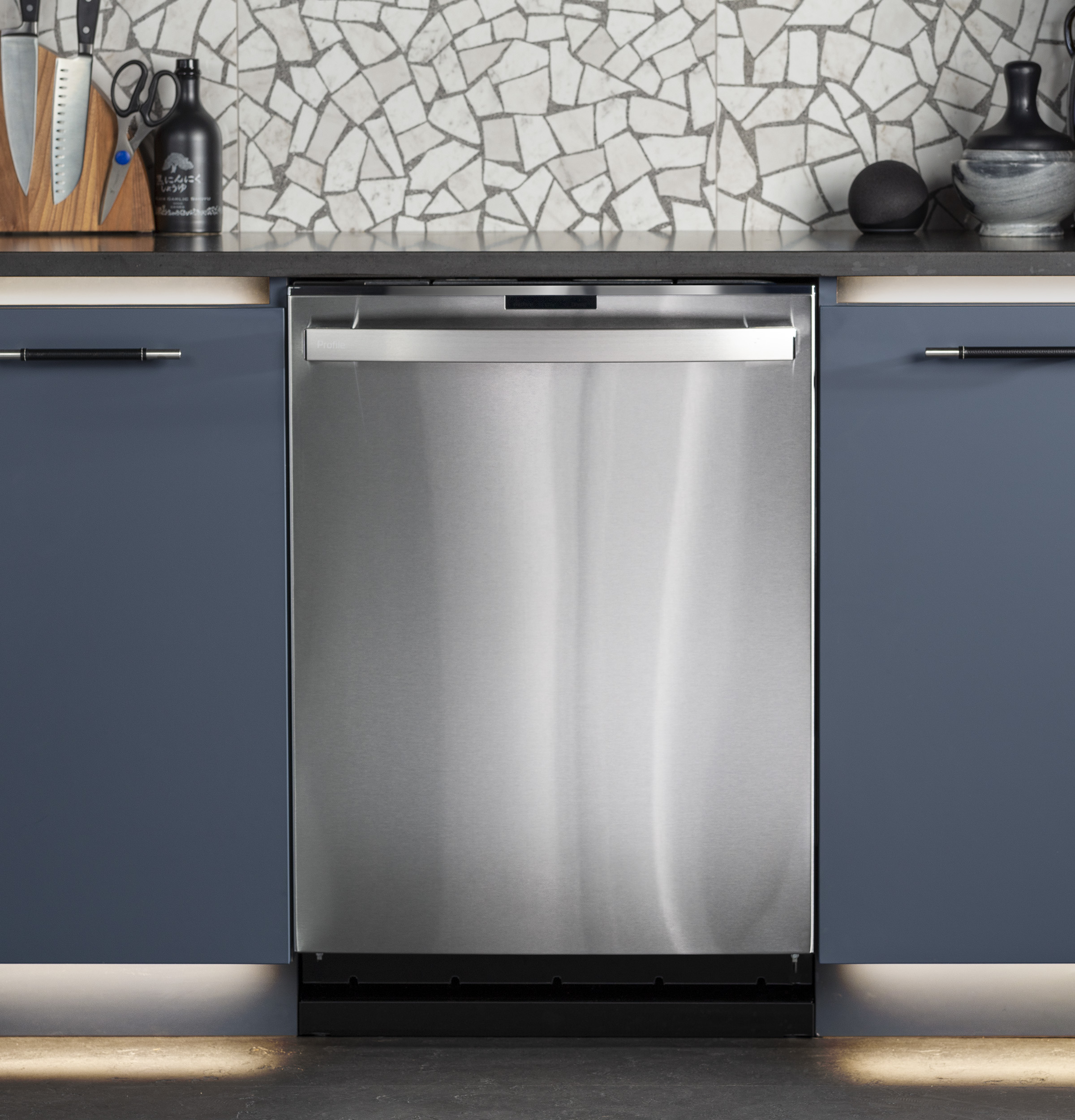 UltraFresh System Dishwasher with Stainless Steel Interior PDT755SYRFS