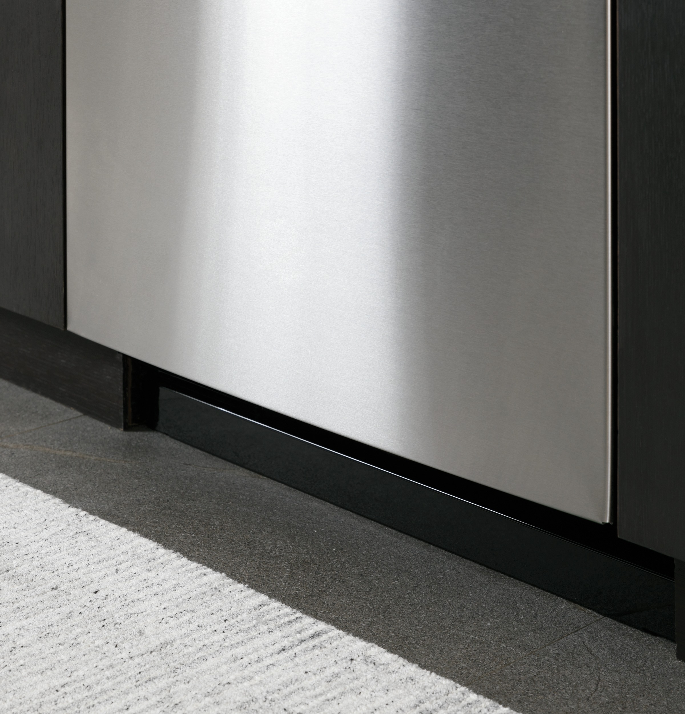 Fingerprint Resistant Top Control with Stainless Steel Interior Dishwasher with Sanitize Cycle & Twin Turbo Dry Boost view 2