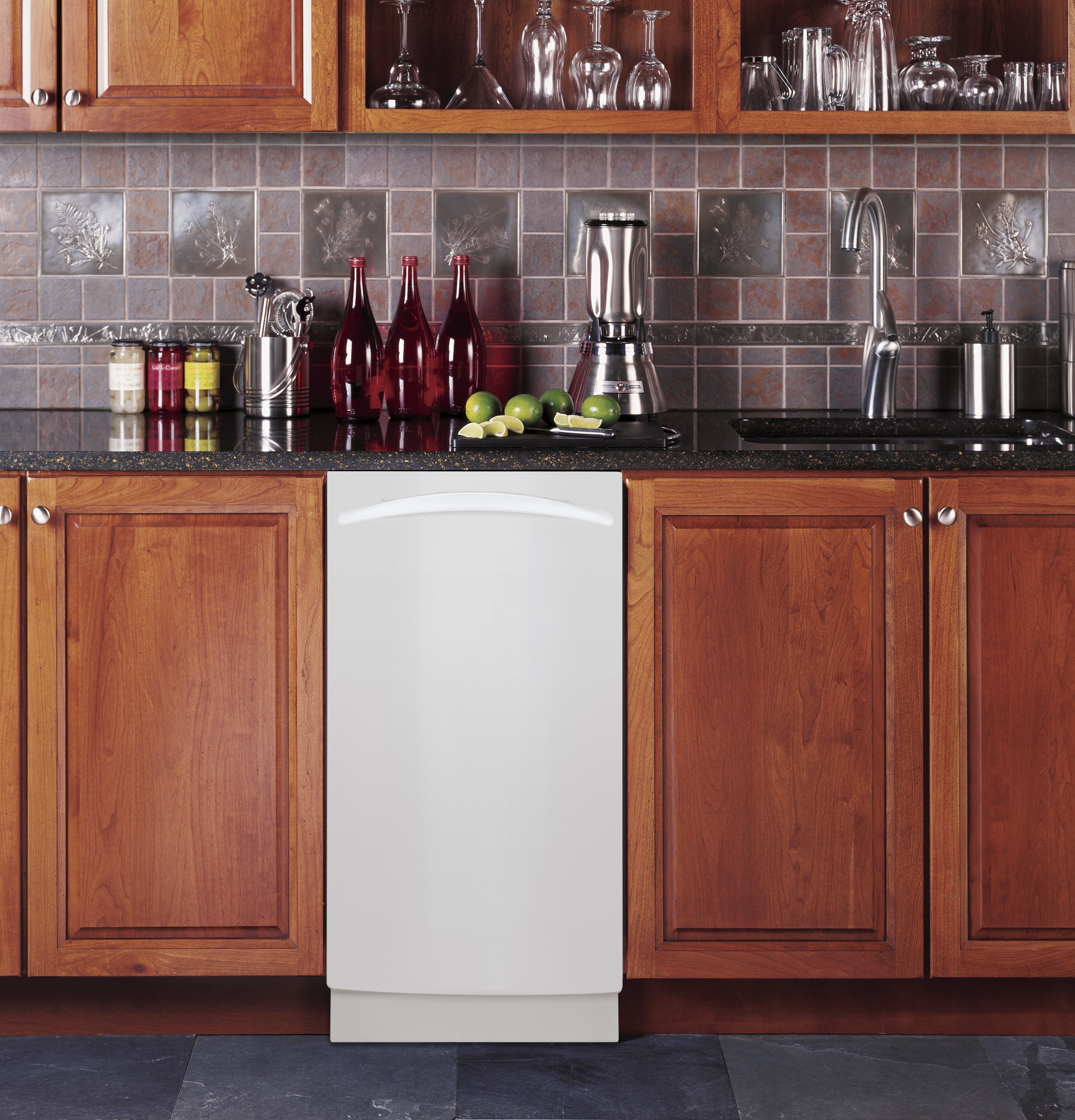 Series 18" Built-In Dishwasher PDW1800KWW, product image 5 of 7