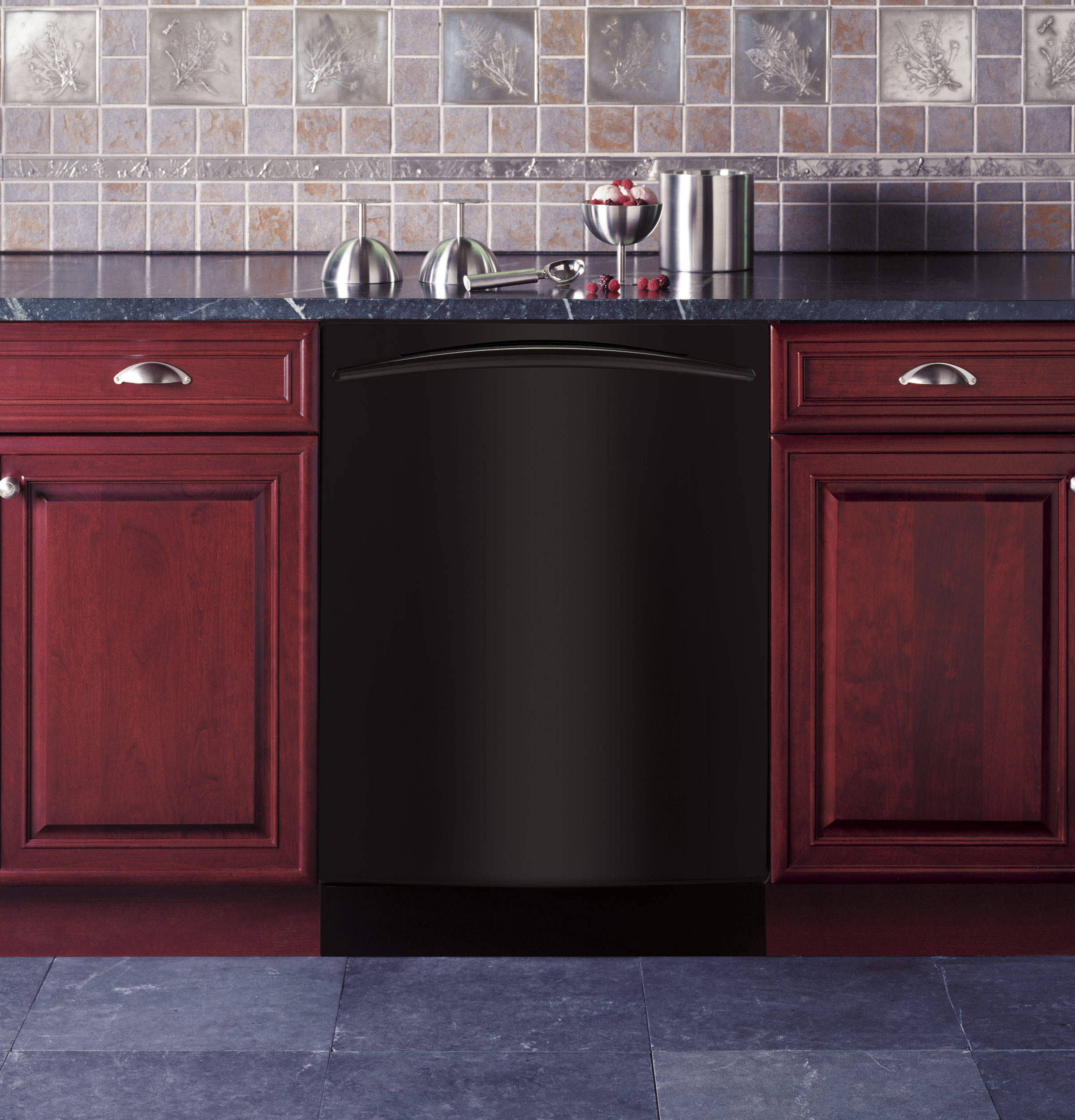 Dishwasher with SmartDispense Technology PDWT300RBB, product image 2 of 3