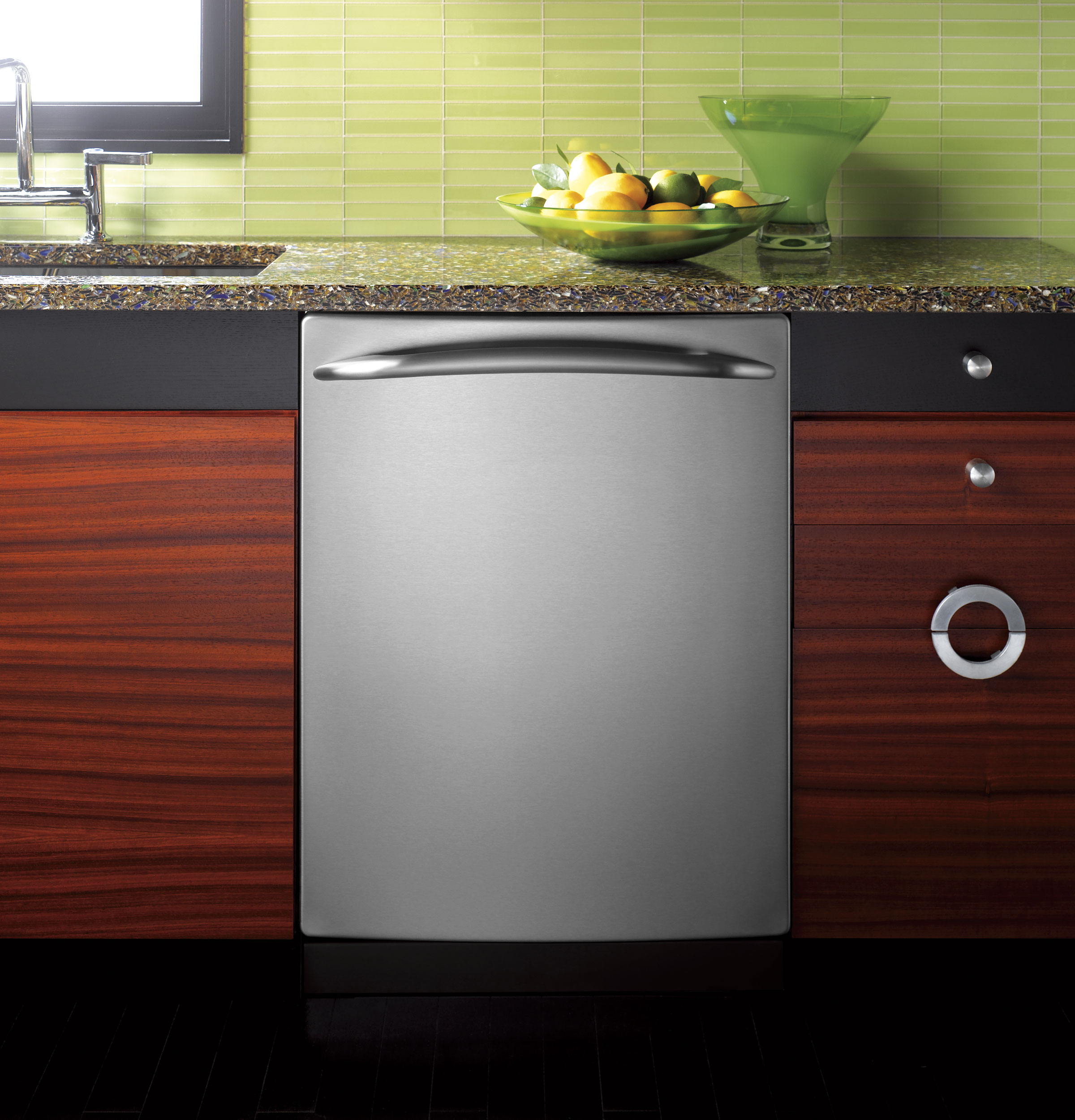 Dishwasher with SmartDispense Technology PDWT380RSS