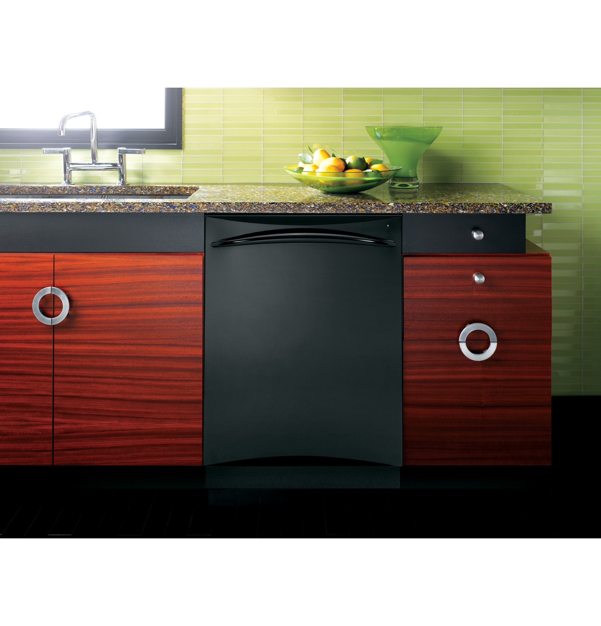 Dishwasher with SmartDispense Technology PDWT505VBB, product image 3 of 7