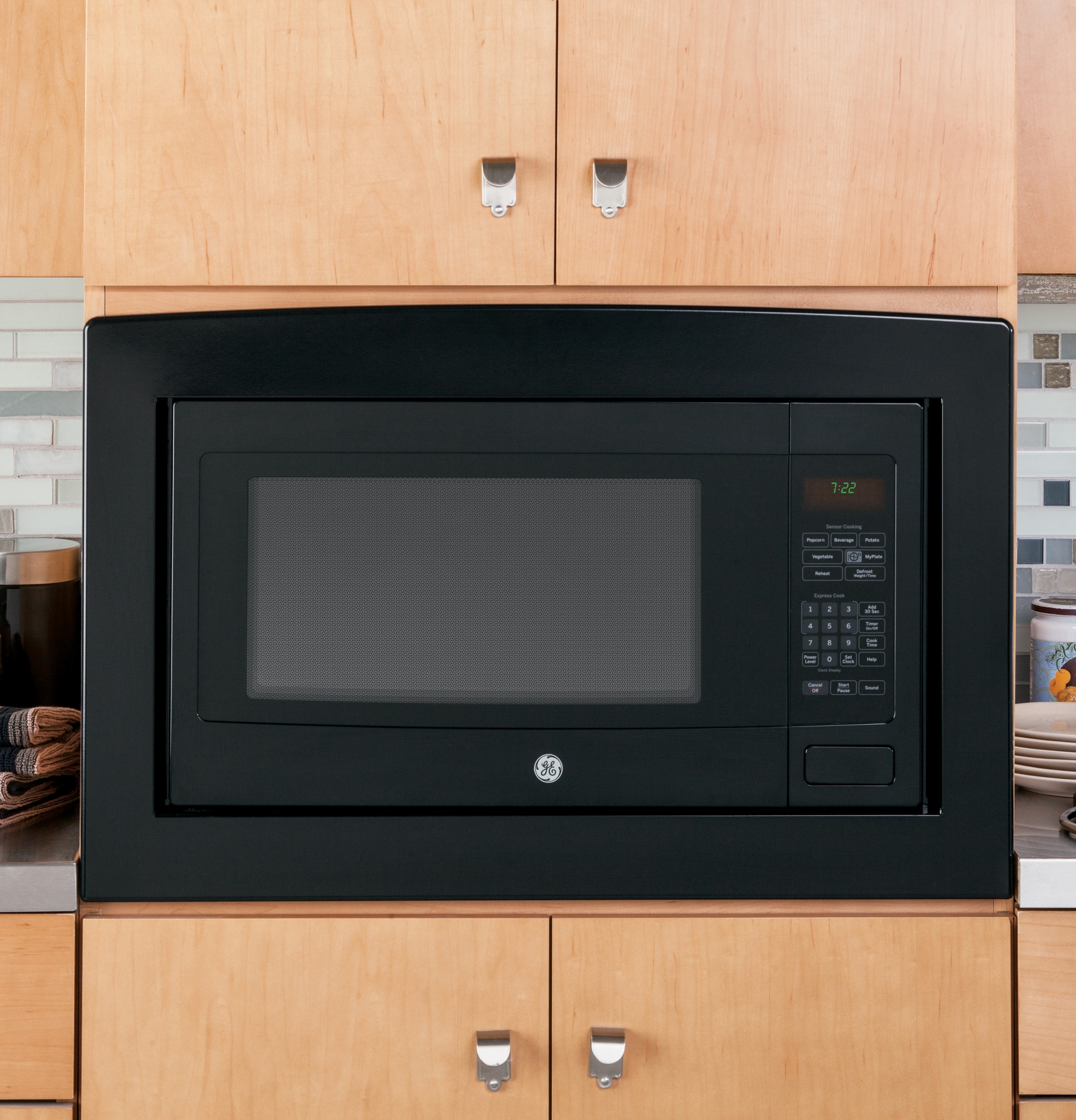 Series 2.2 Cu. Ft. Countertop Microwave Oven PEB7226DFBB