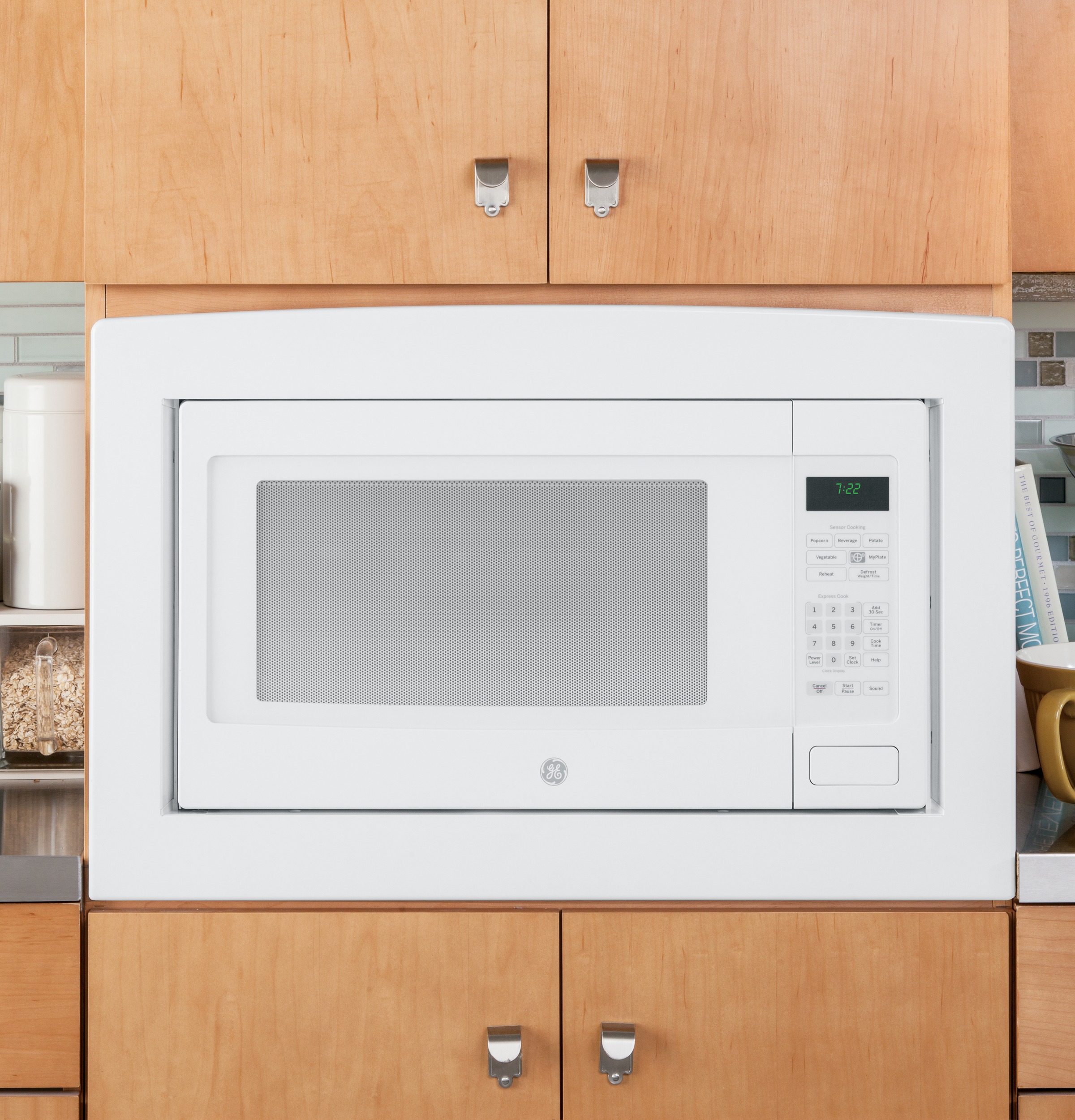 Series 2.2 Cu. Ft. Countertop Microwave Oven PEB7226DFWW