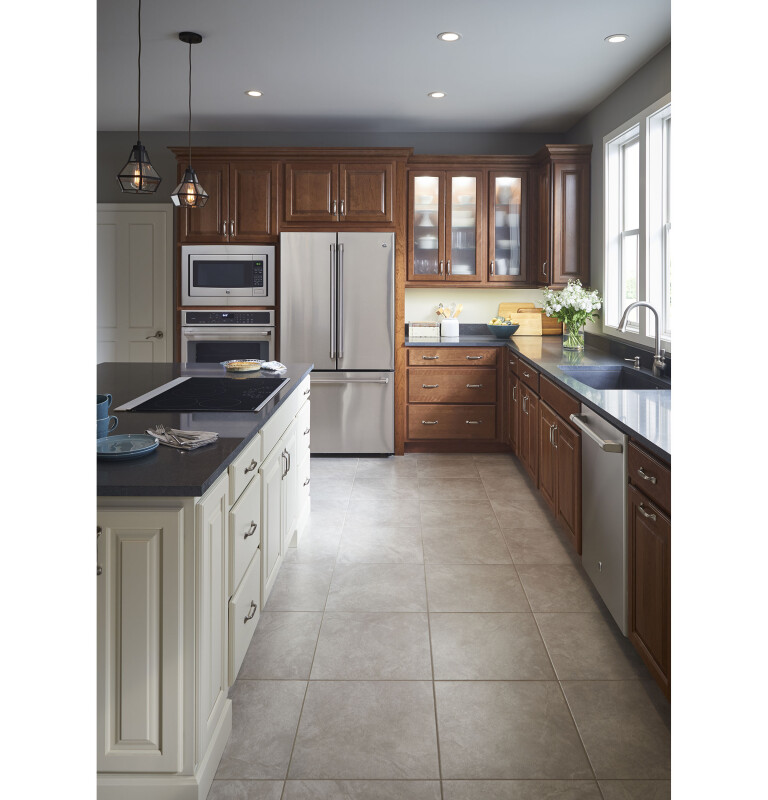 GE Profile Series 2.2 Cu. Ft. Countertop Microwave Oven Stainless Steel PEB7226SFSS Picture 1