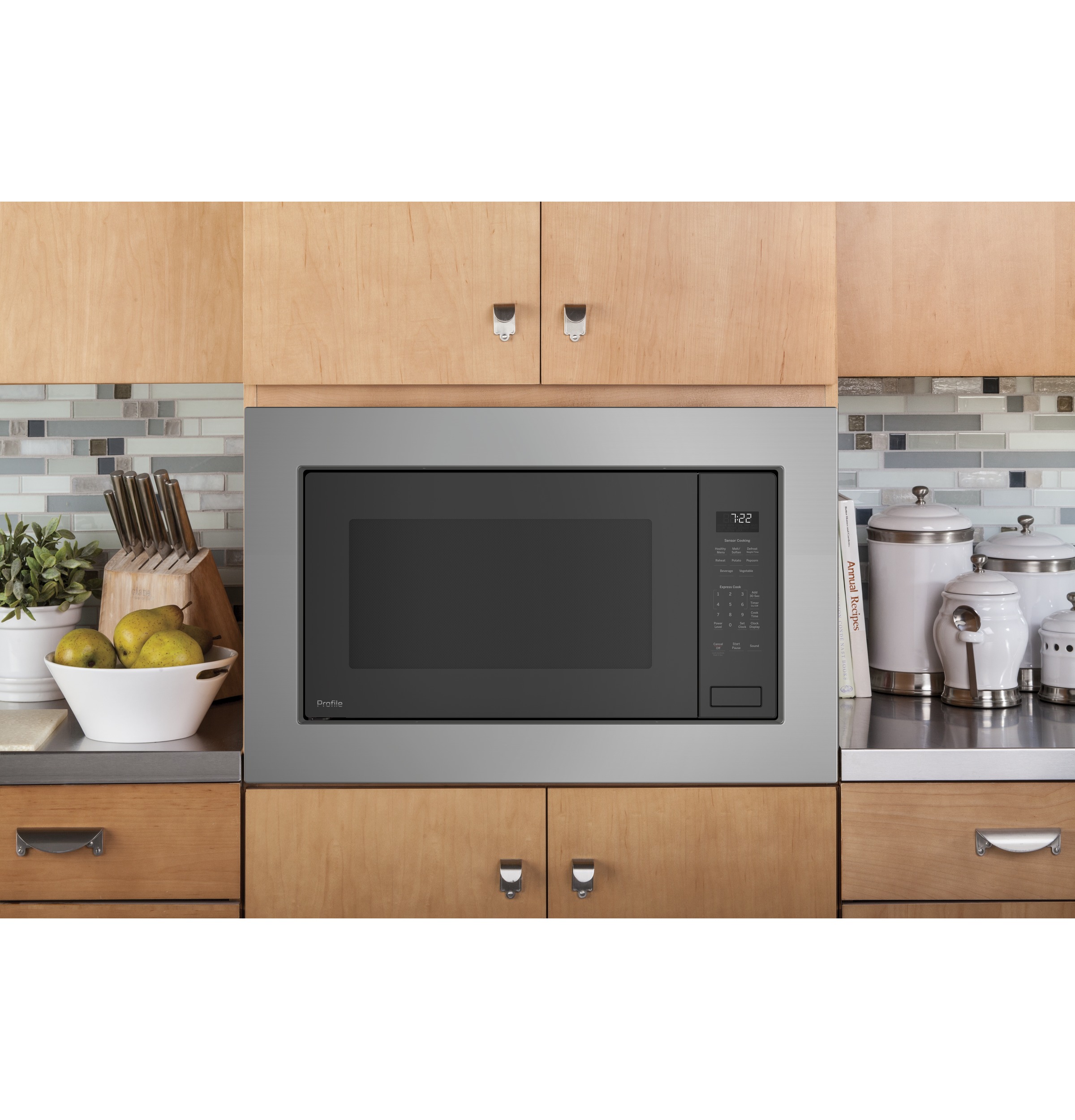 Series 2.2 Cu. Ft. Built-In Sensor Microwave Oven view 3