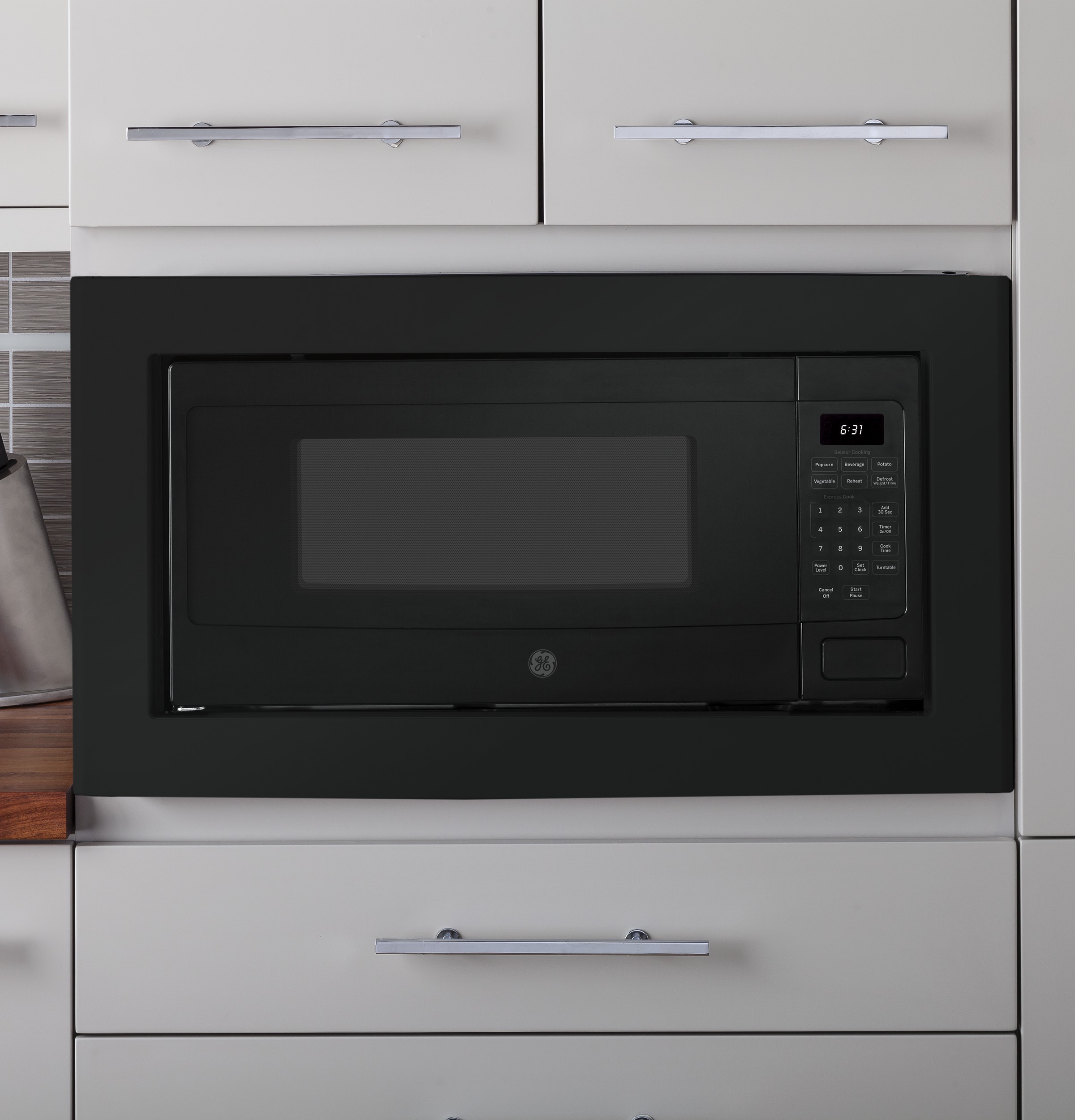 1.1 Cu. Ft. Countertop Microwave Oven PEM31DFBB