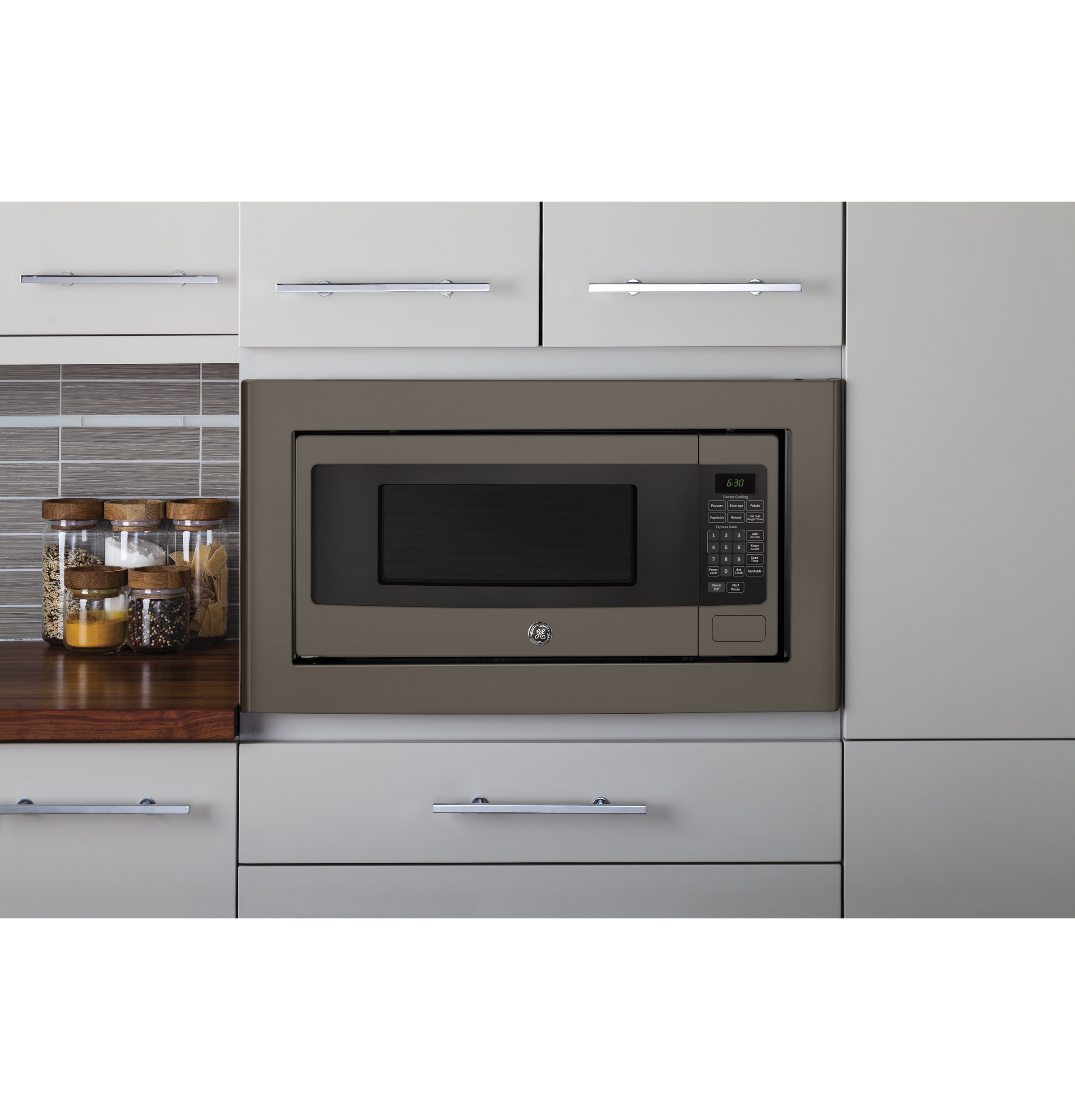 1.1 Cu. Ft. Countertop Microwave Oven PEM31EFES