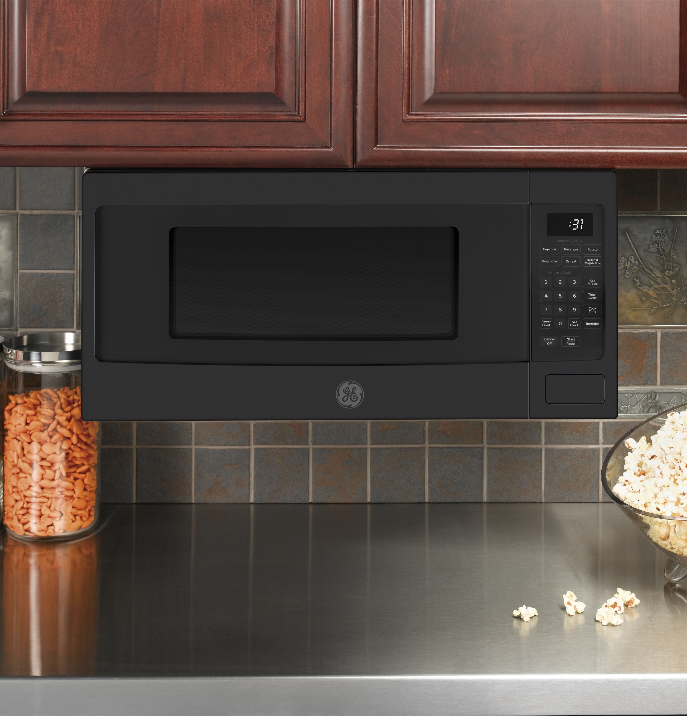 1.1 Cu. Ft. Countertop Microwave Oven PEM31FMDS