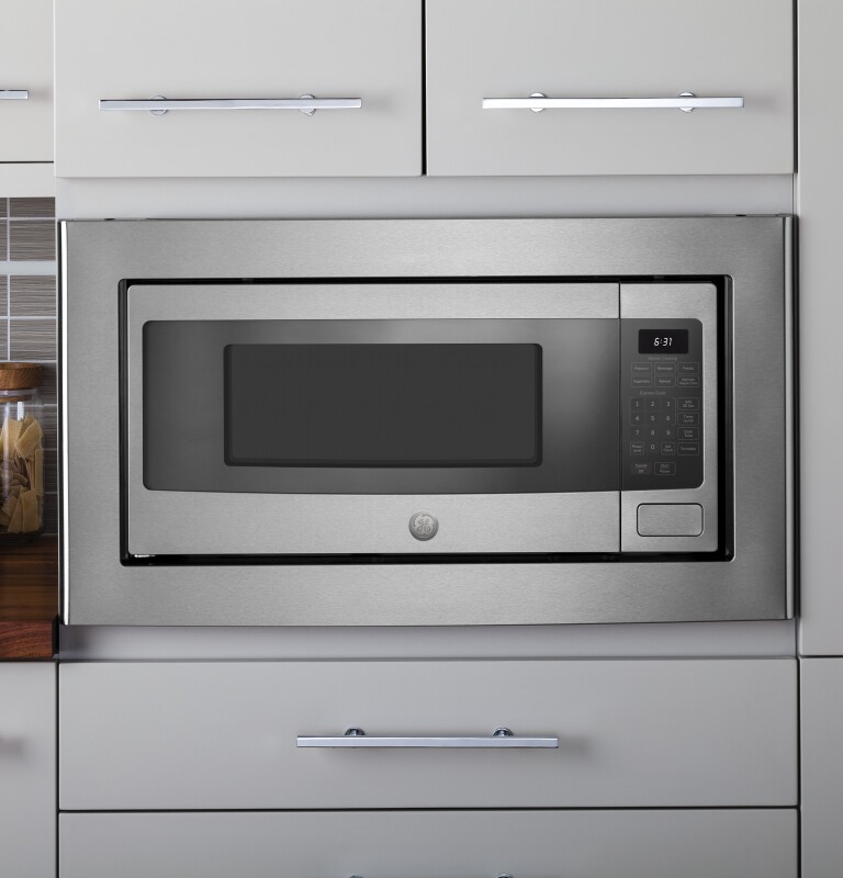 1.1 Cu. Ft. Countertop Microwave Oven PEM31SFSS