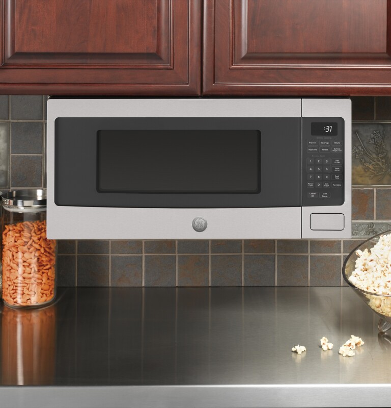 1.1 Cu. Ft. Countertop Microwave Oven PEM31SFSS