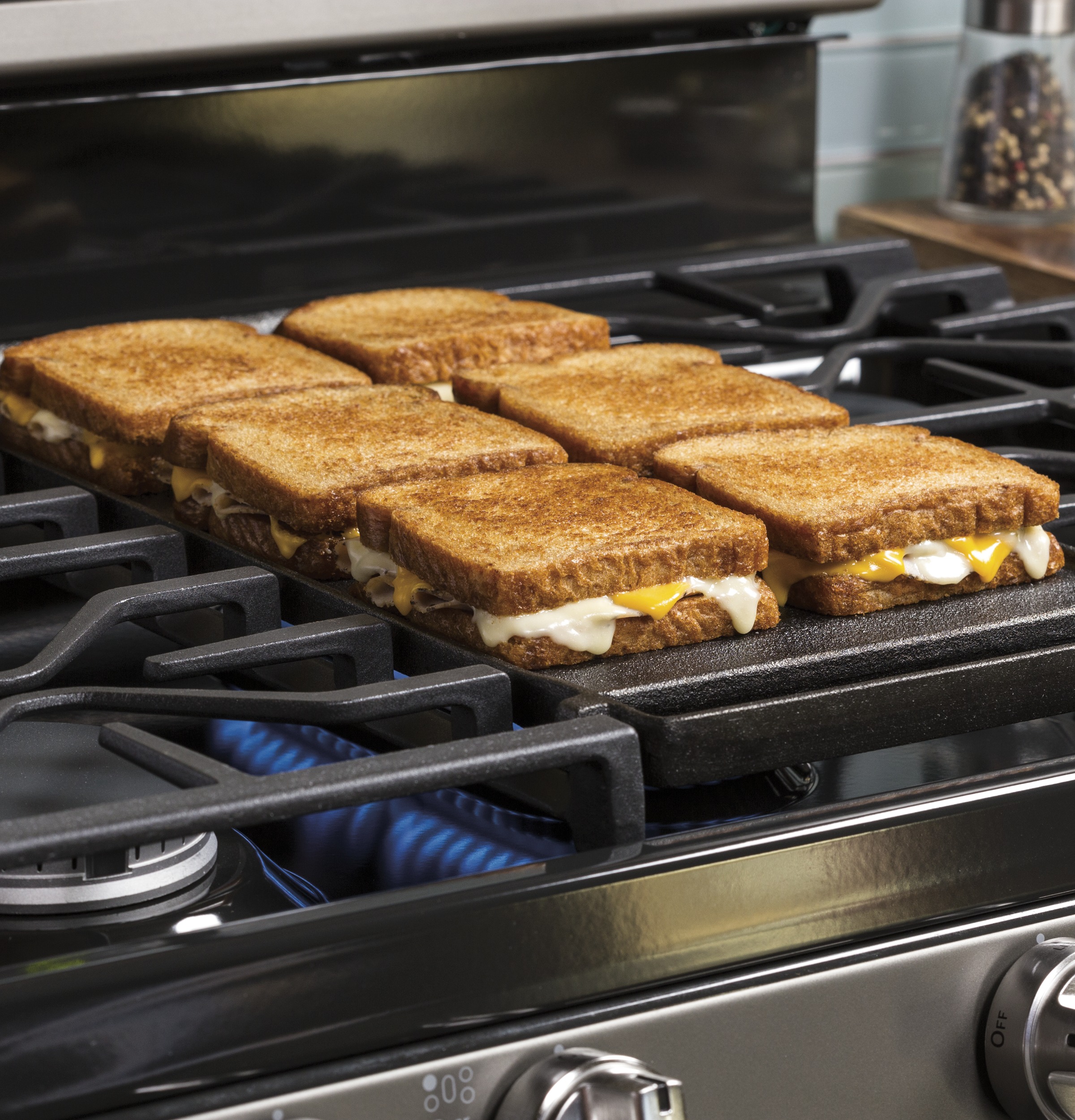 Series 30" Free-Standing Gas Convection Range PGB911DEJBB, product image 15 of 19