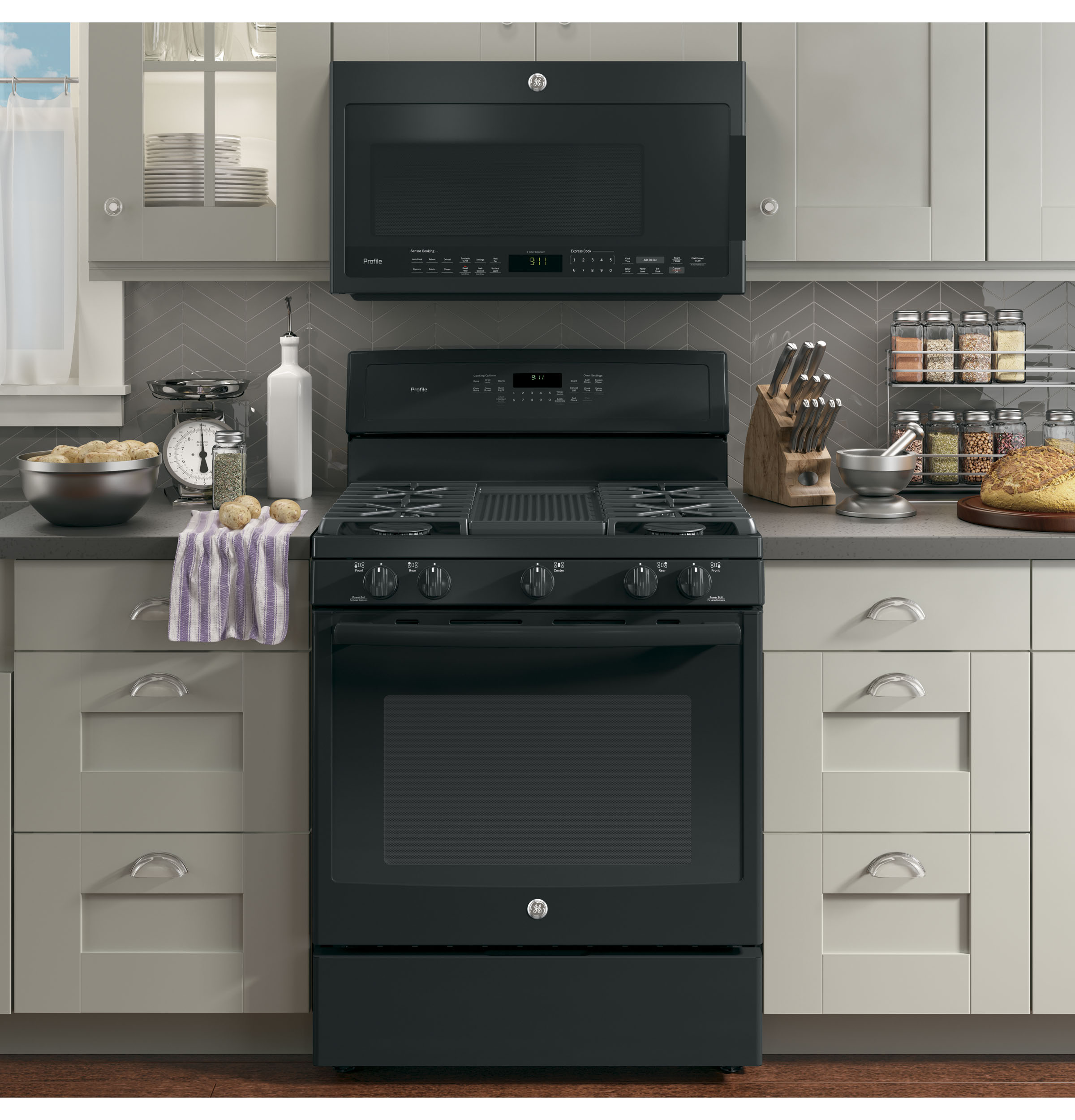 Series 30" Free-Standing Gas Convection Range PGB911DEJBB, product image 17 of 19