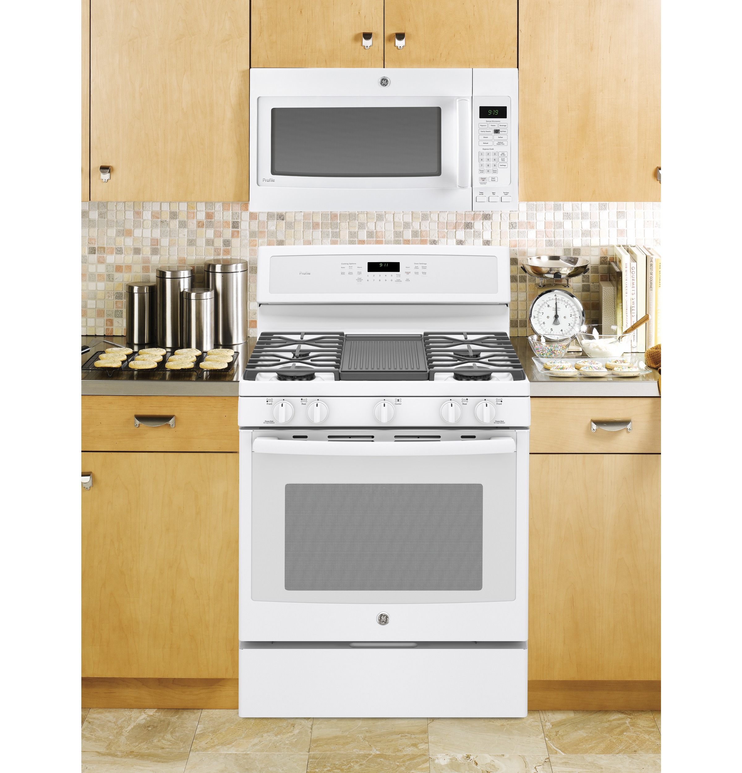 Series 30" Free-Standing Gas Convection Range PGB911DEJWW, product image 17 of 23
