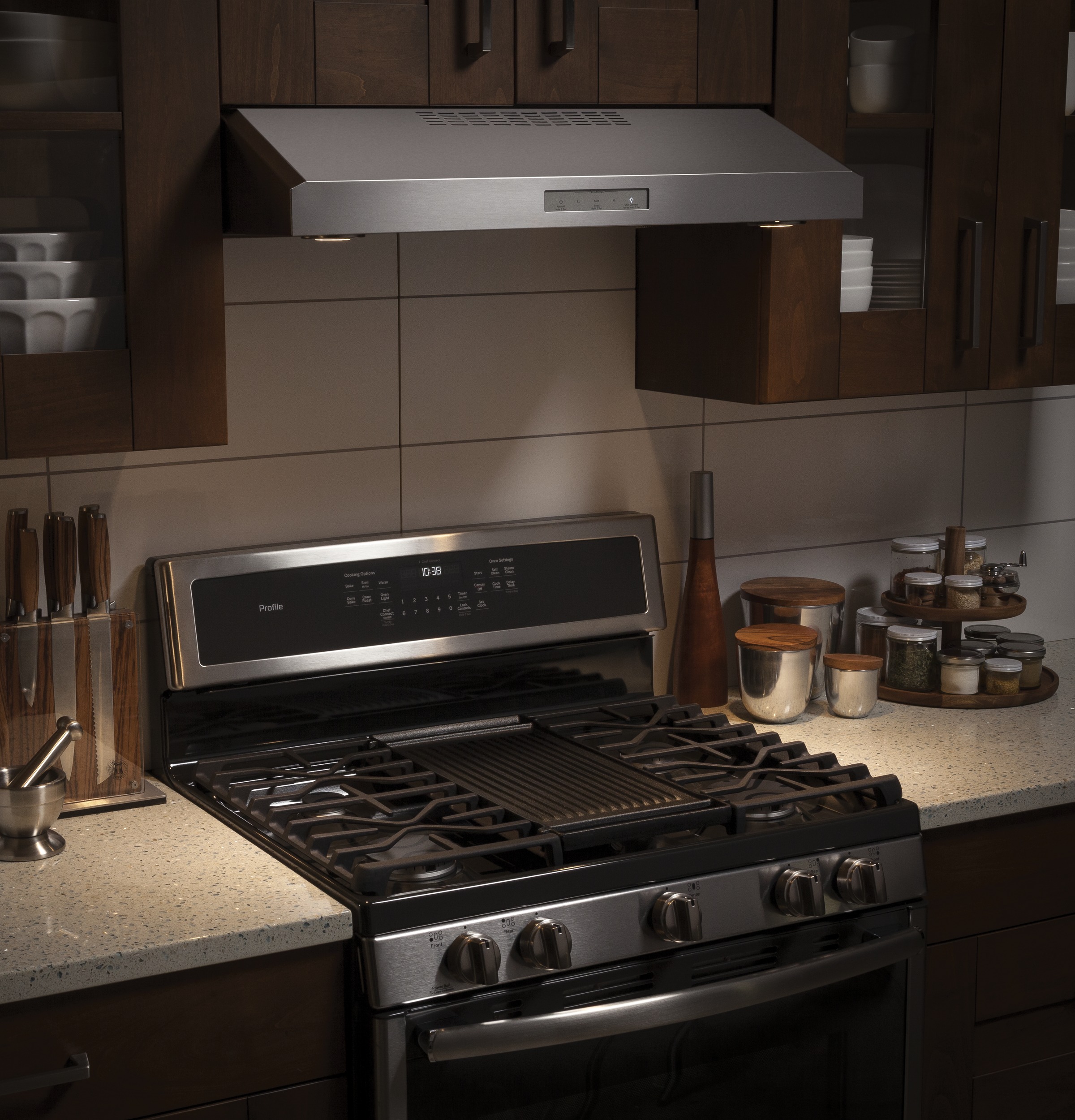 30" Free-Standing Gas Convection Range PGB911SEJSS, product image 23 of 25