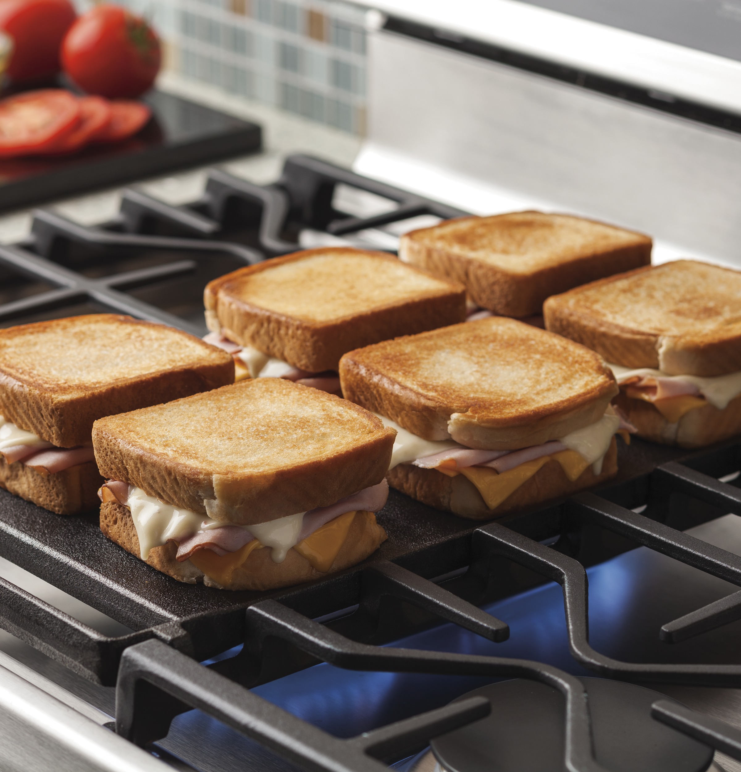 30" Free-Standing Gas Convection Range PGB911ZEJSS, product image 18 of 23