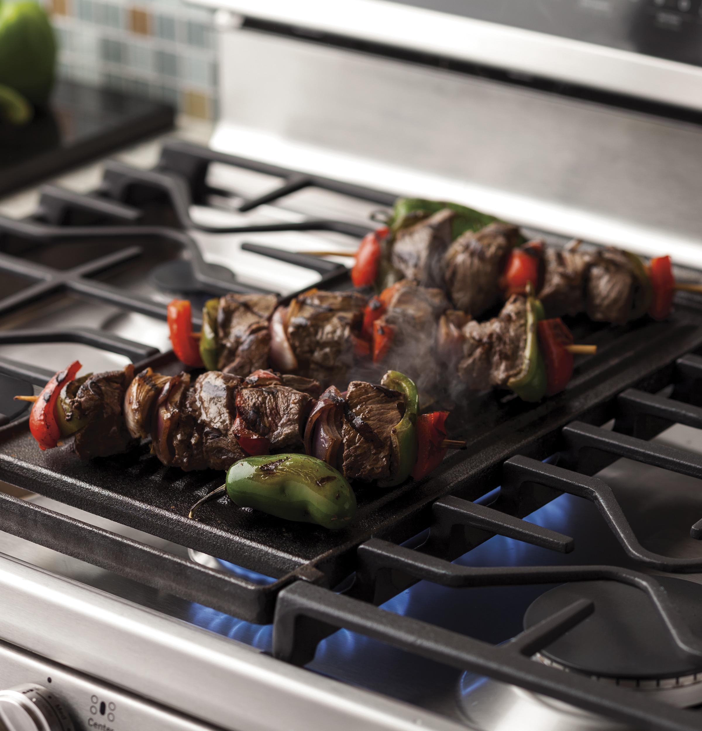 30" Free-Standing Gas Convection Range PGB911ZEJSS, product image 19 of 23