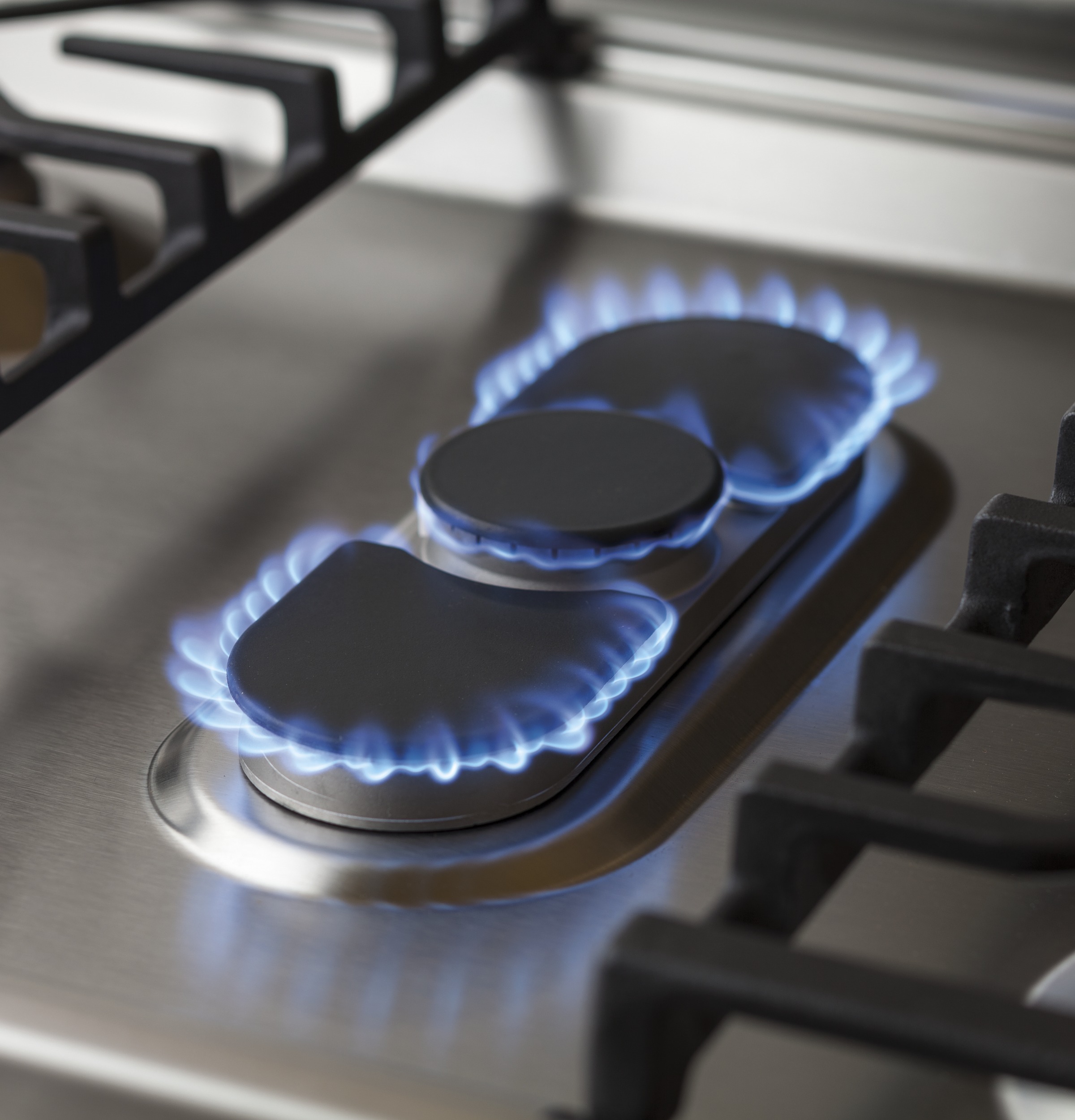 Series 30" Free-Standing Gas Convection Range with Warming Drawer PGB940ZEJSS, product image 17 of 25