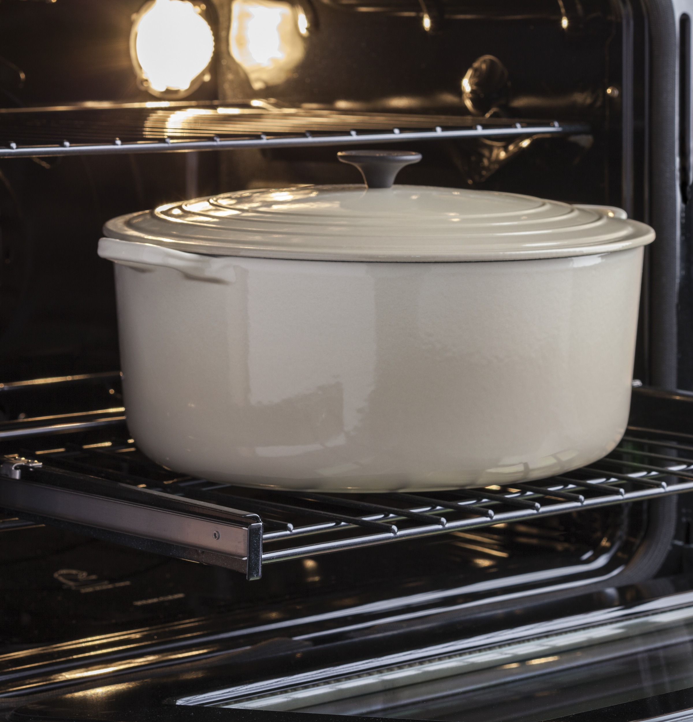 Series 30" Free-Standing Gas Convection Range with Warming Drawer PGB940ZEJSS, product image 21 of 25