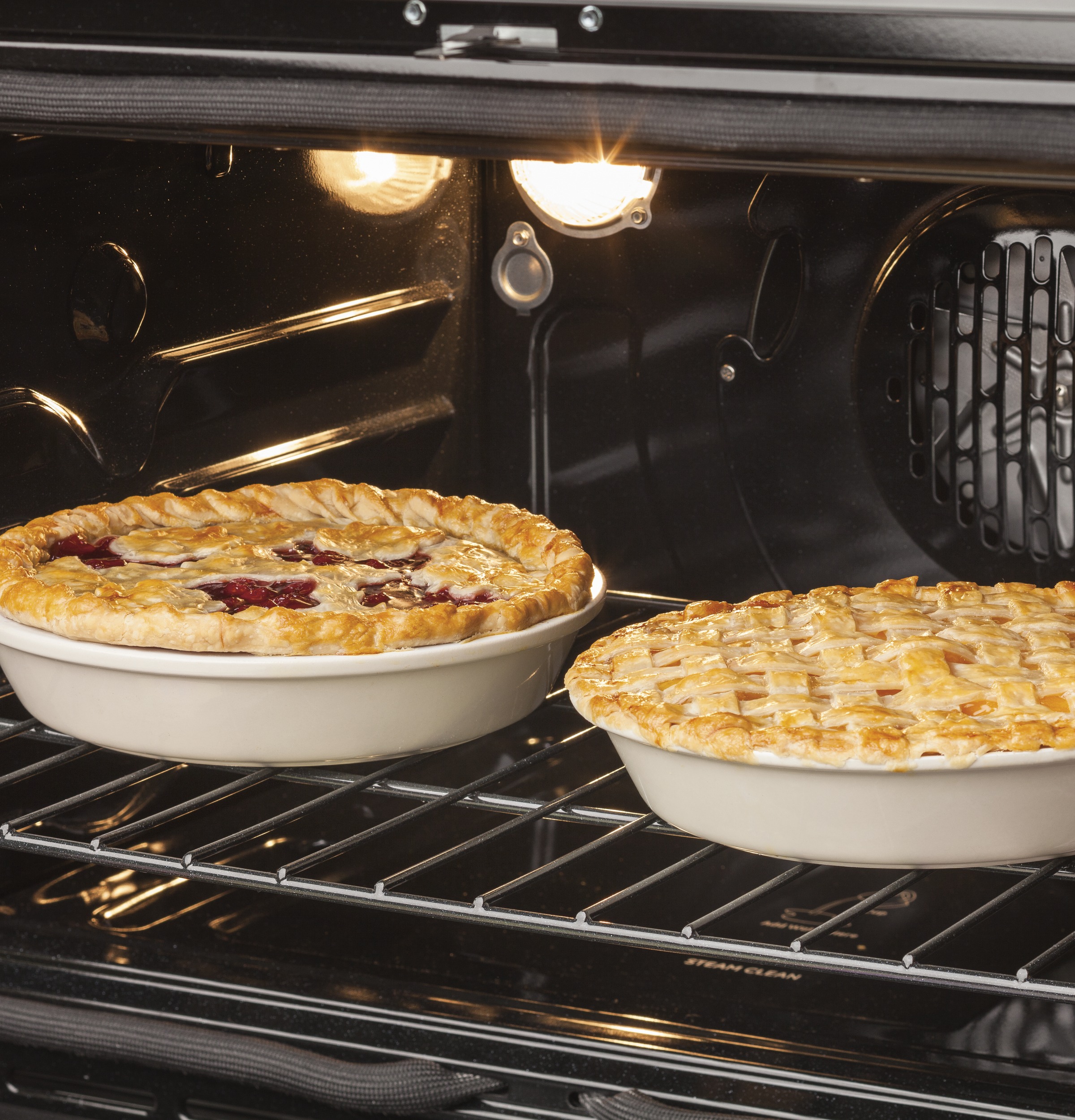 30" Free-Standing Gas Double Oven Convection Range PGB960SEJSS