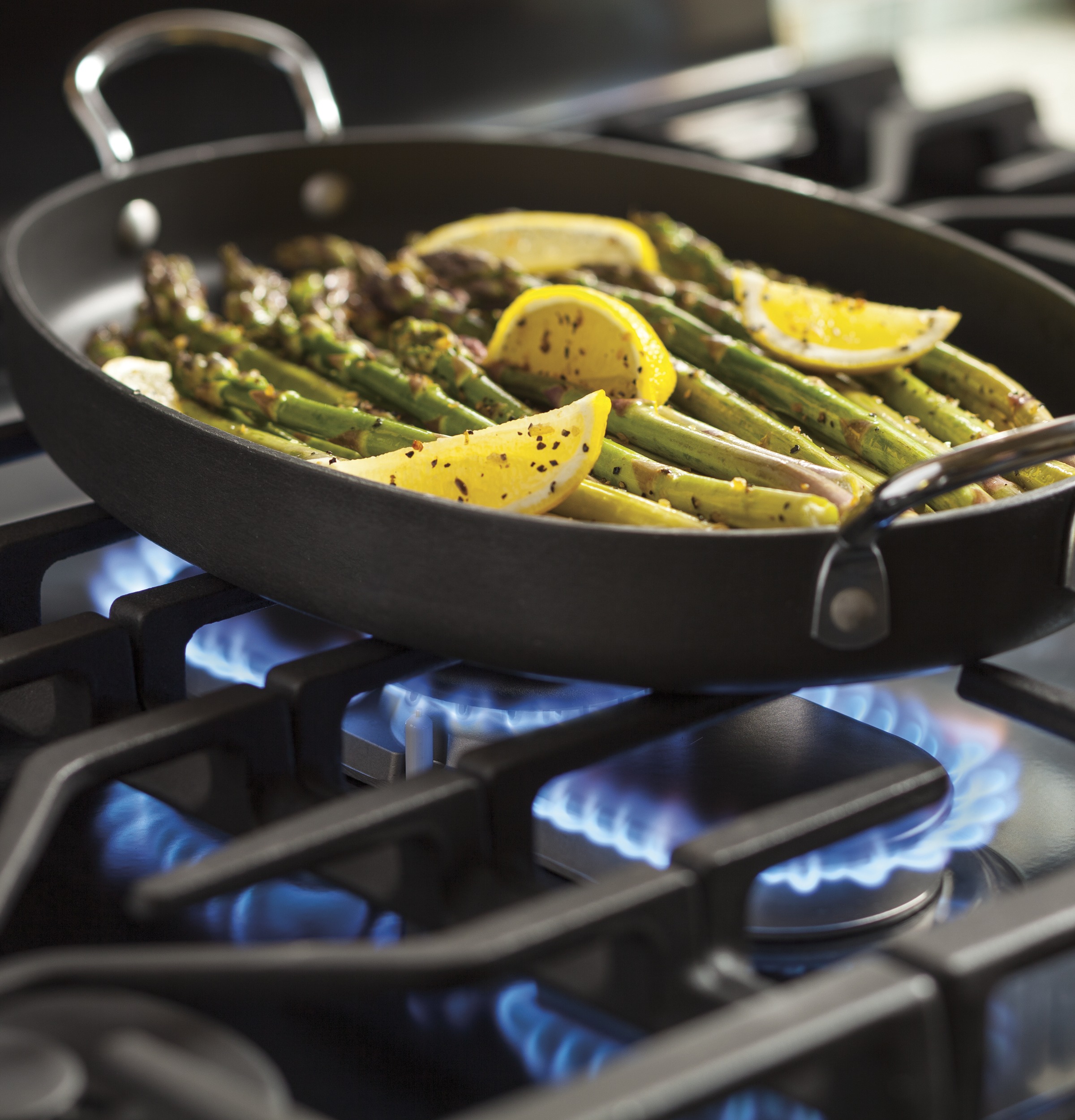 30" Free-Standing Gas Double Oven Convection Range PGB960SEJSS
