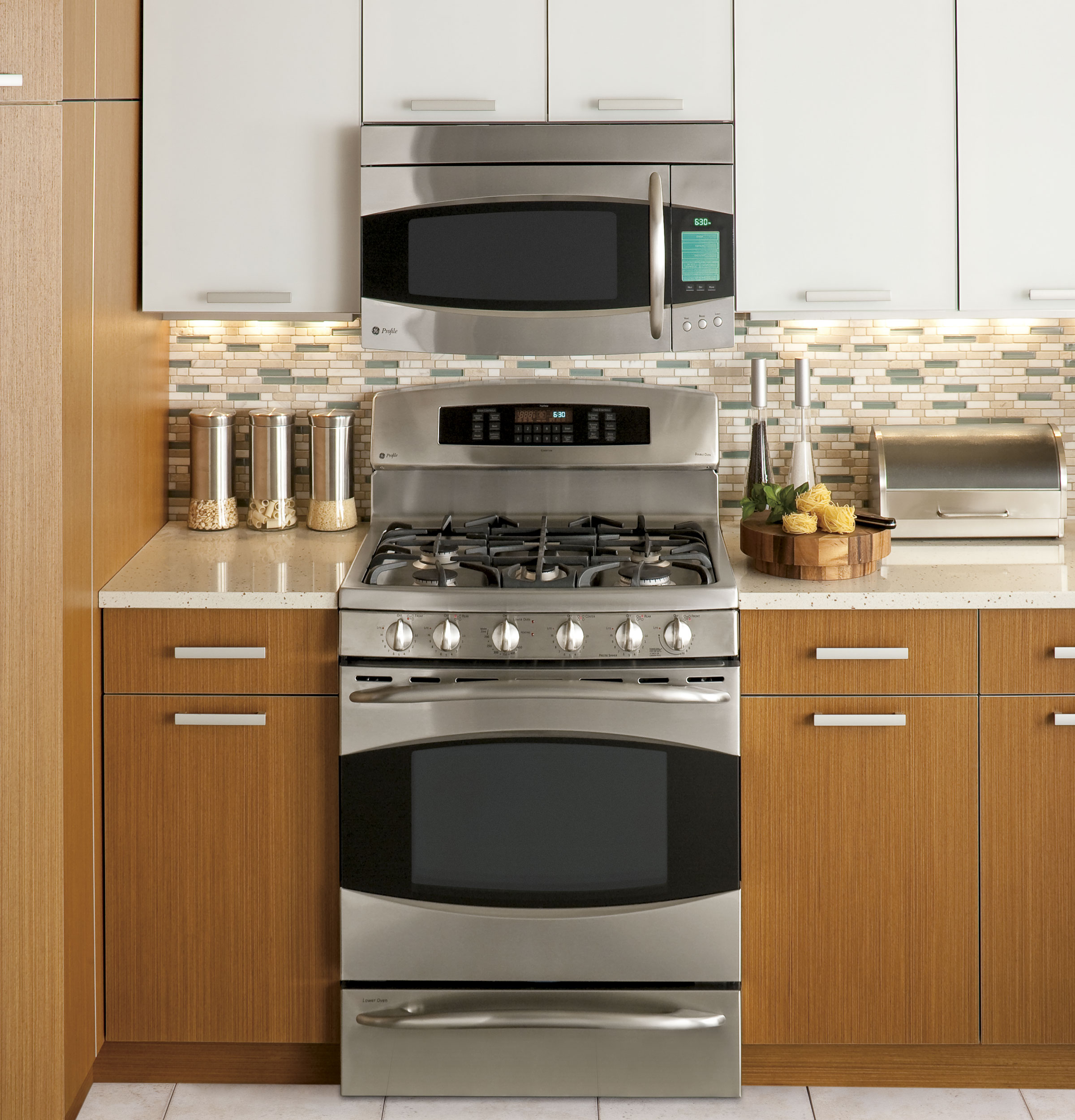 GE Profile 30" Free-Standing Gas Range with Baking Drawer Stainless Steel Appearance PGB975SEMSS Picture 1