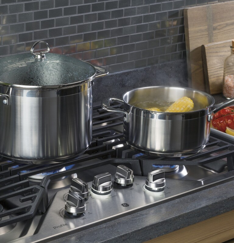 30" Built-In Gas Cooktop with 5 Burners view 9