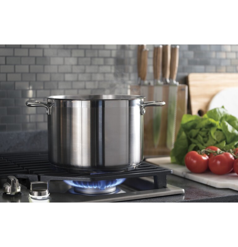 30" Built-In Tri-Ring Gas Cooktop with 5 Burners and Included Extra-Large Integrated Griddle view 2