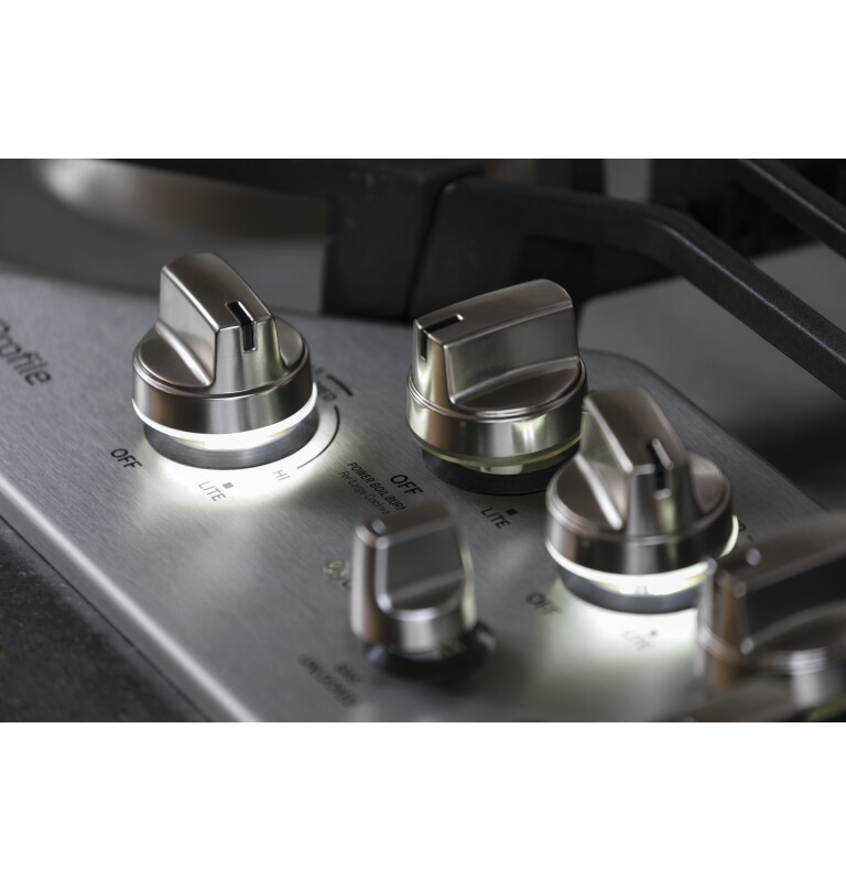 30" Built-In Tri-Ring Gas Cooktop with 5 Burners and Included Extra-Large Integrated Griddle view 3