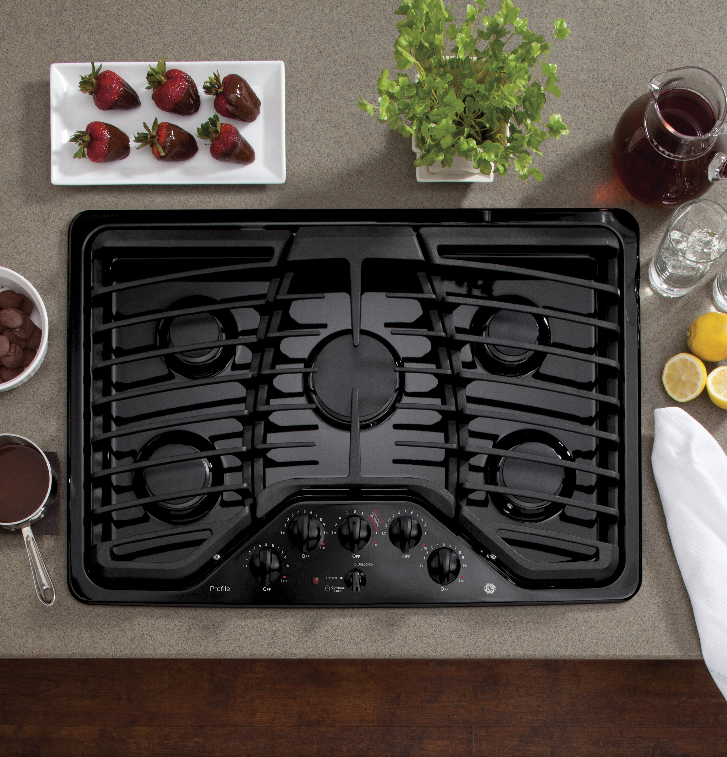 Series 30" Built-In Gas Cooktop PGP953DETBB