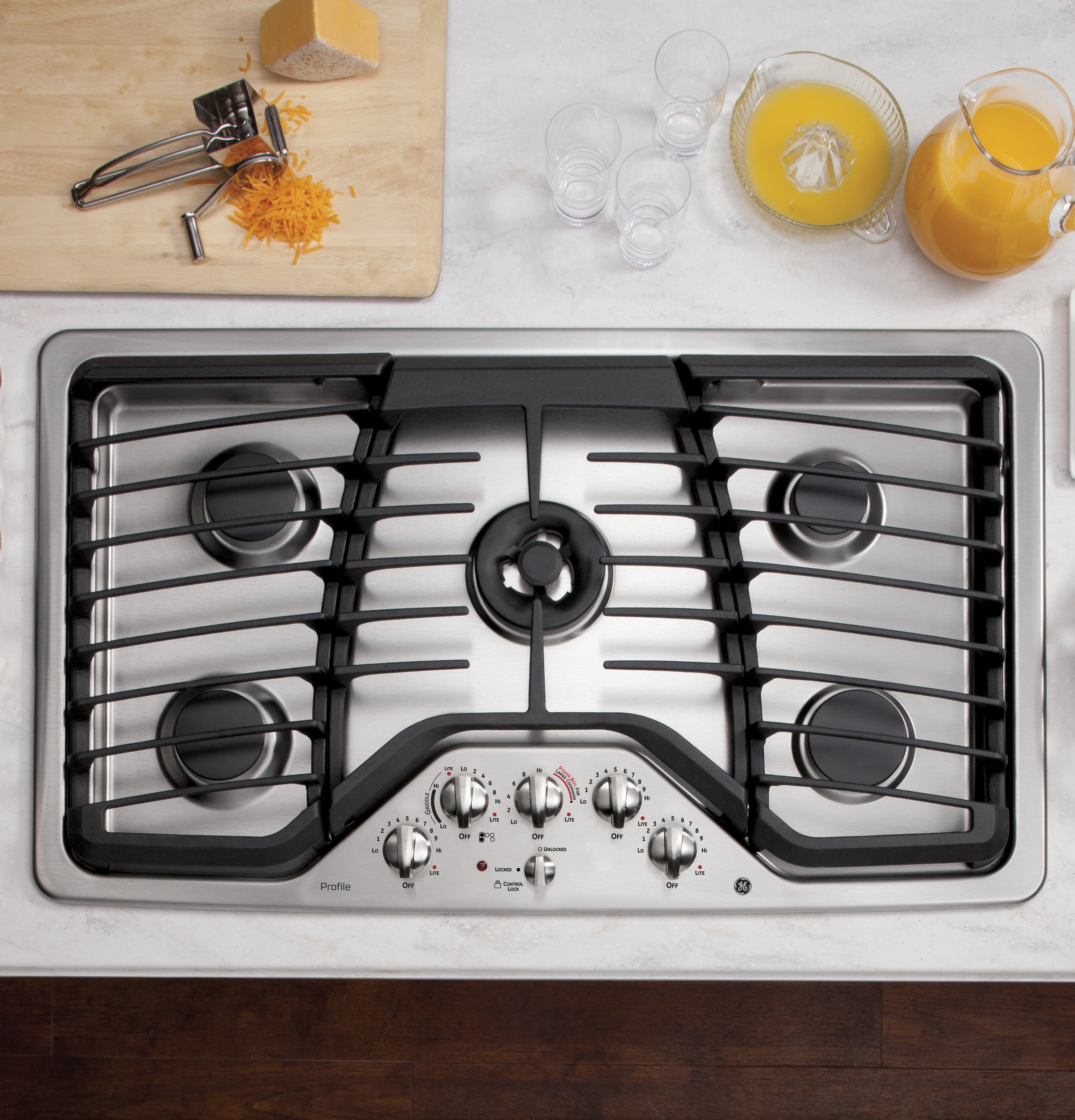 Series 36" Built-In Gas Cooktop view 2