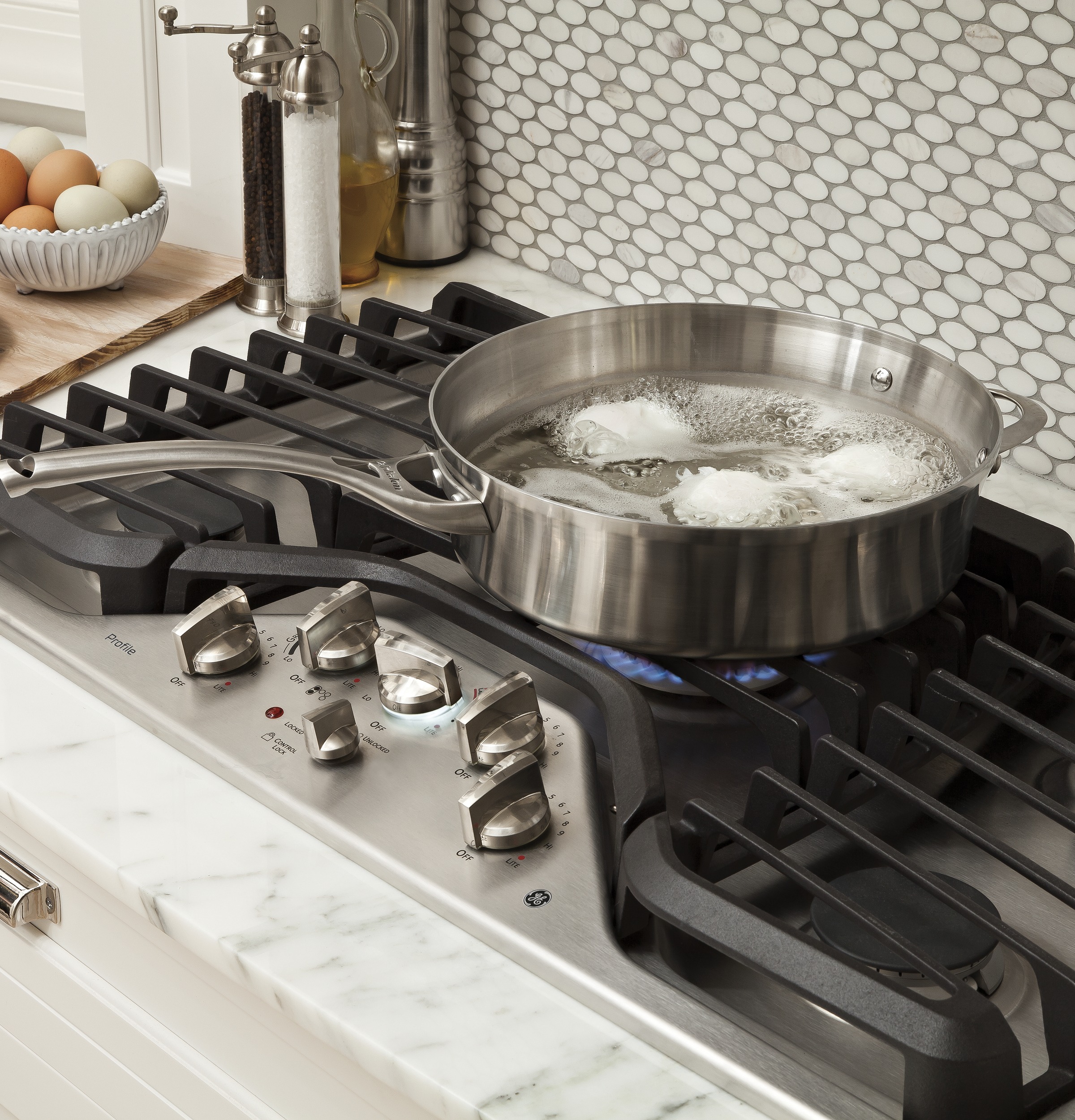 Series 36" Built-In Gas Cooktop view 6