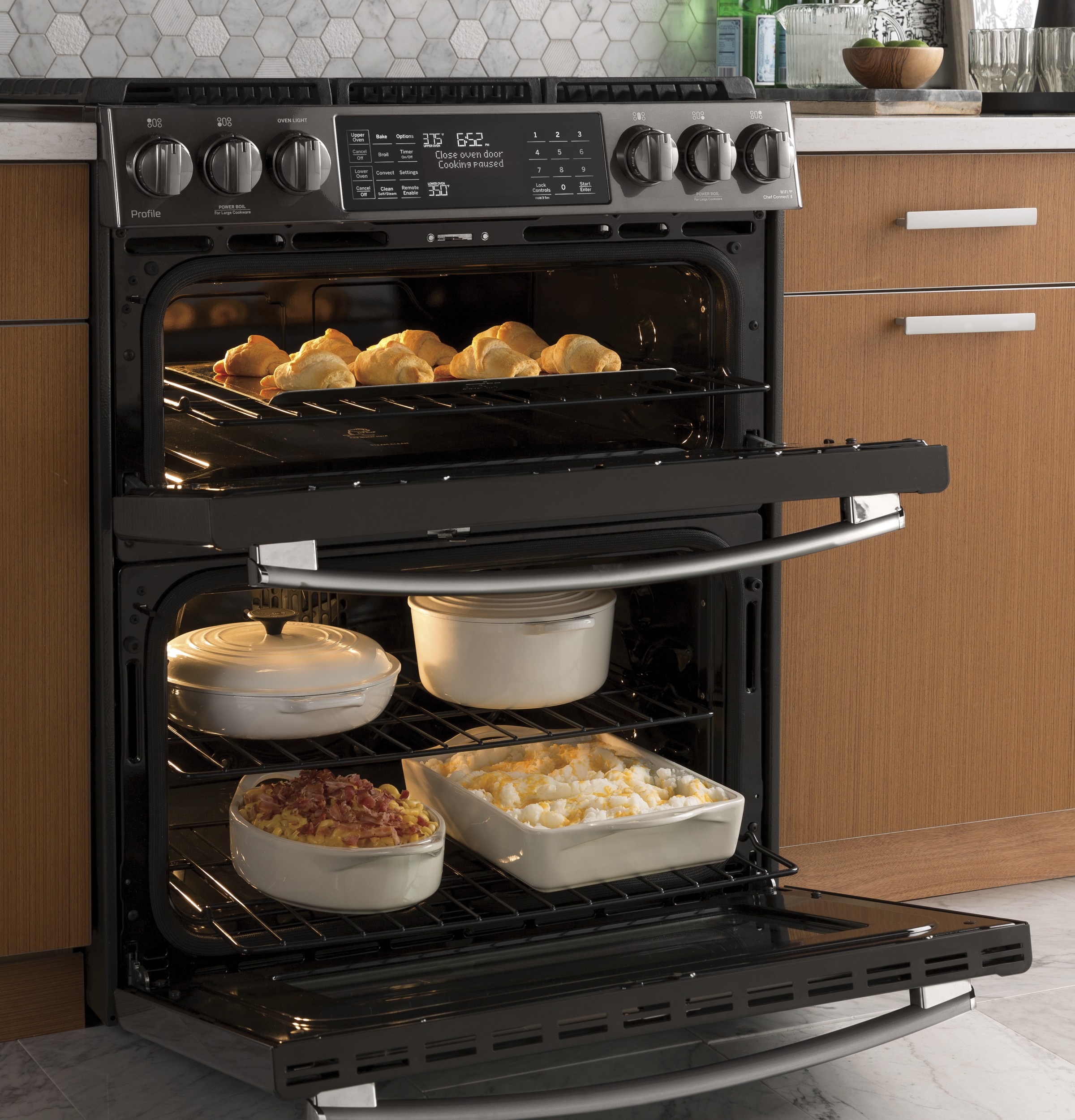 30" Smart Slide-In Front-Control Gas Double Oven Convection Range PGS960BELTS