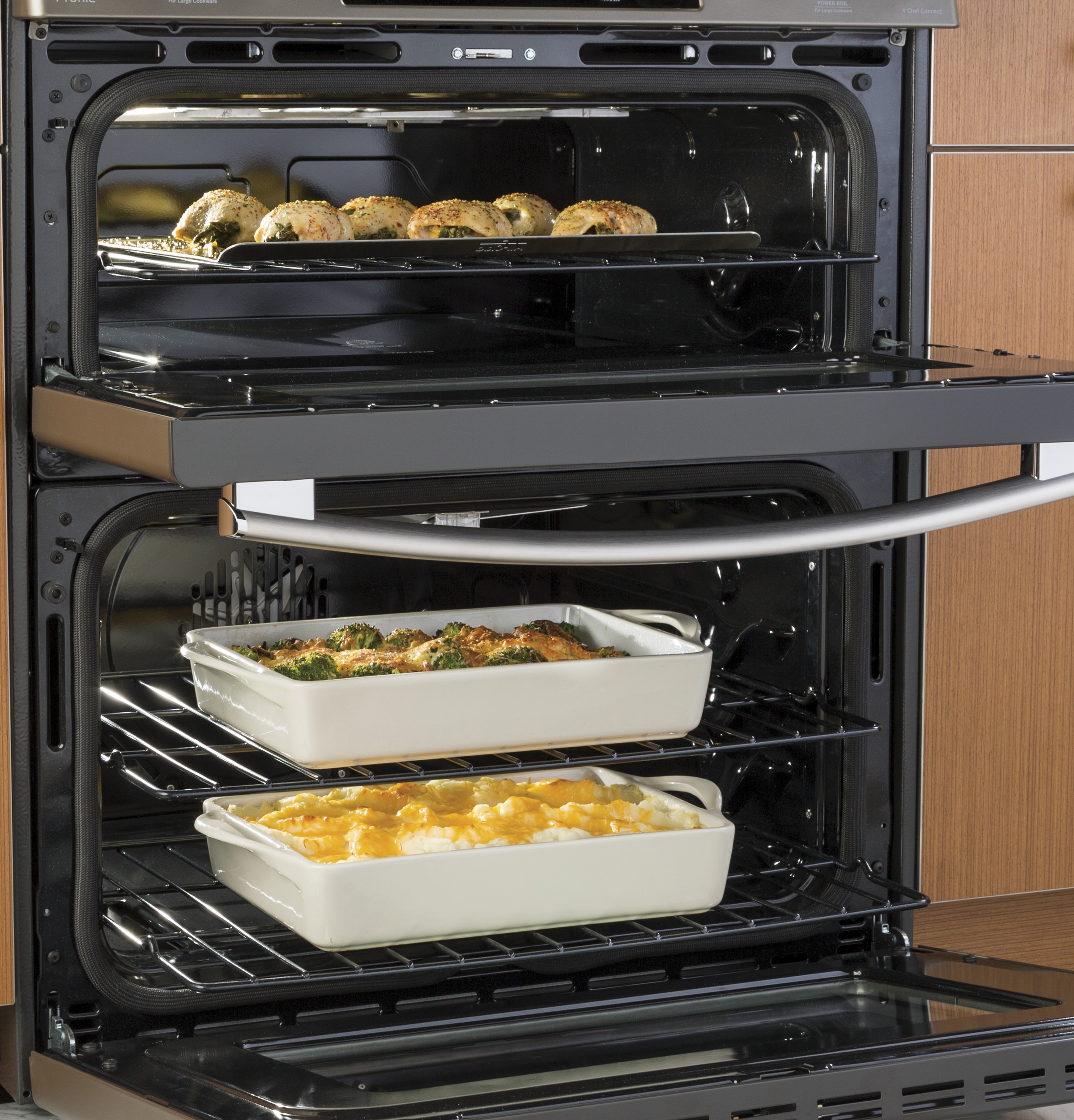 30" Smart Slide-In Front-Control Gas Double Oven Convection Range PGS960EELES