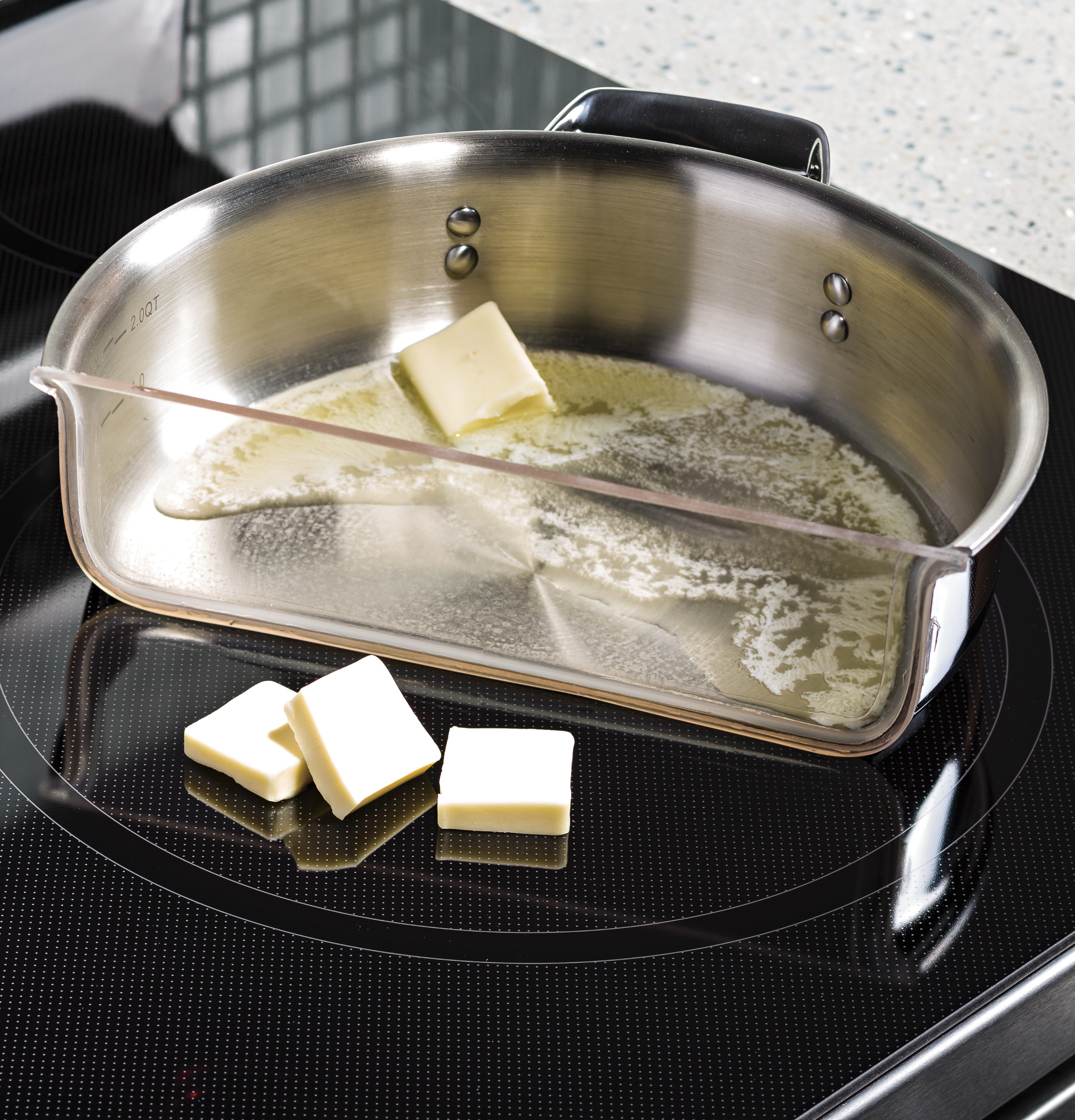 30" Smart Free-Standing Convection Range with Induction PHB920FJDS