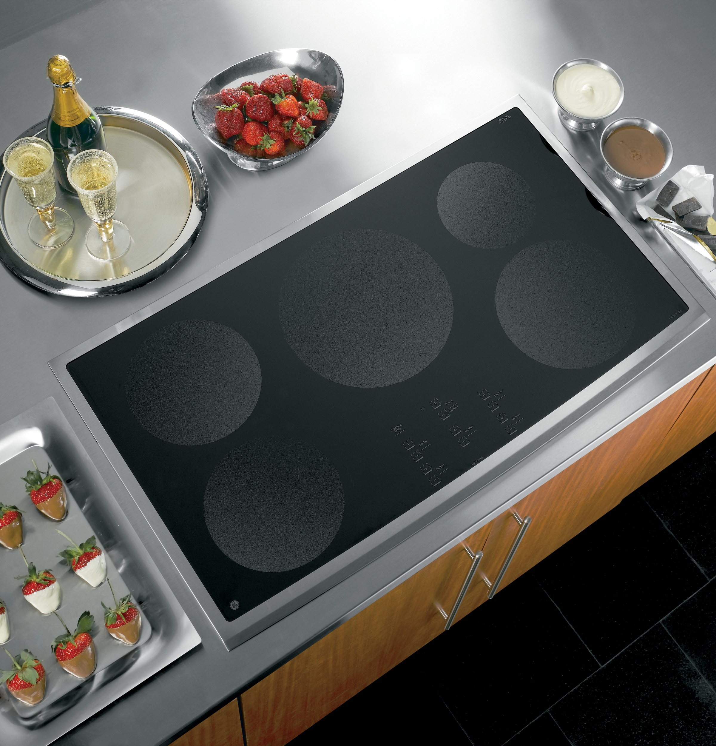 Series 36" Electric Induction Cooktop PHP960SMSS