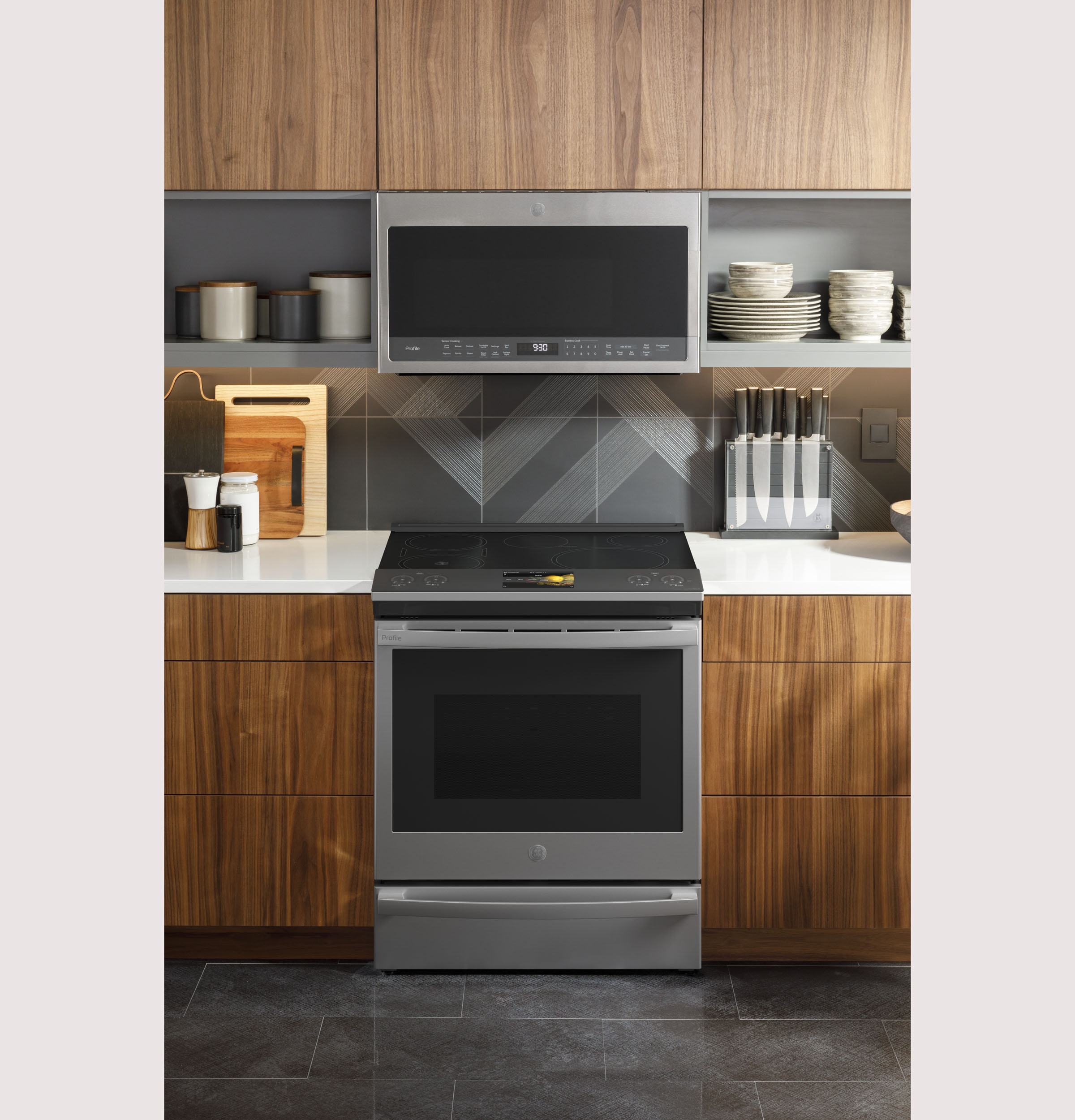 30" Smart Slide-In Front-Control Induction Fingerprint Resistant Range with In Oven Camera PHS93XYPFS