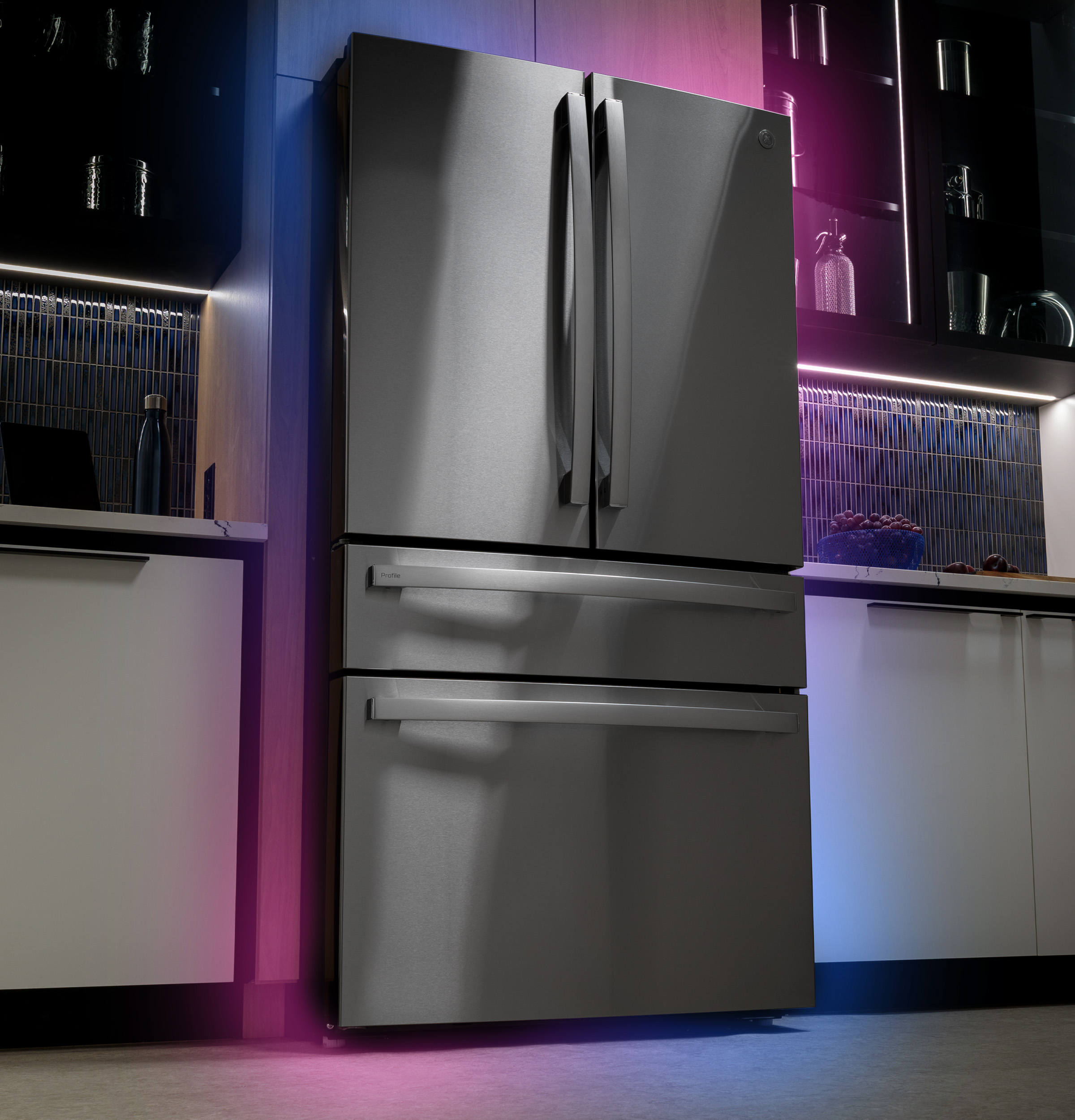 23.2 Cu. Ft. Smart Counter-Depth Fingerprint Resistant 4-Door French-Door Refrigerator view 9