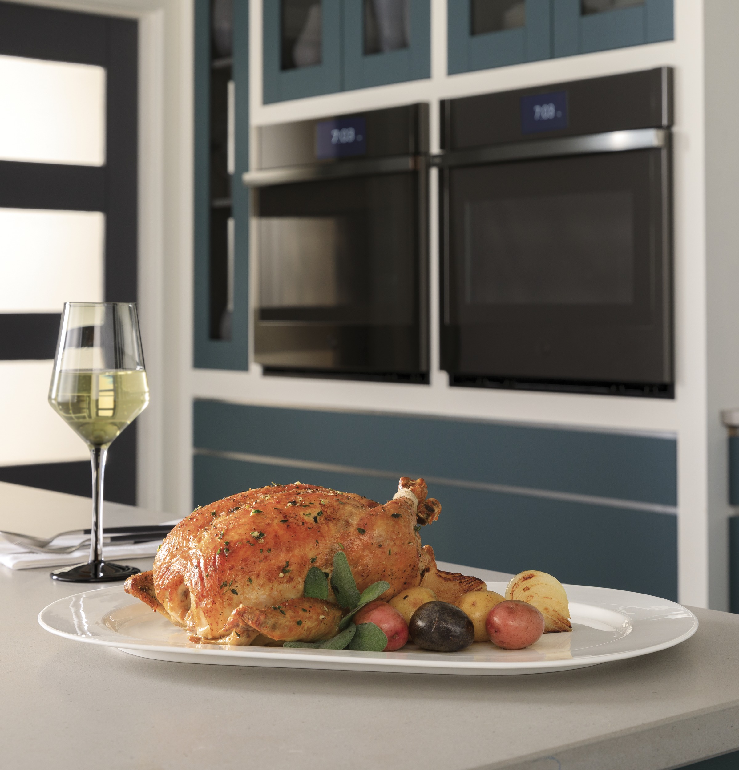 27" Smart Built-In Convection Single Wall Oven PKS7000BNTS