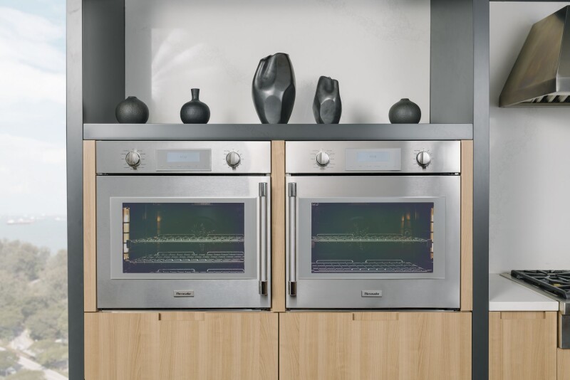 Professional Single Wall Oven 30" Right Side Opening Door POD301RW